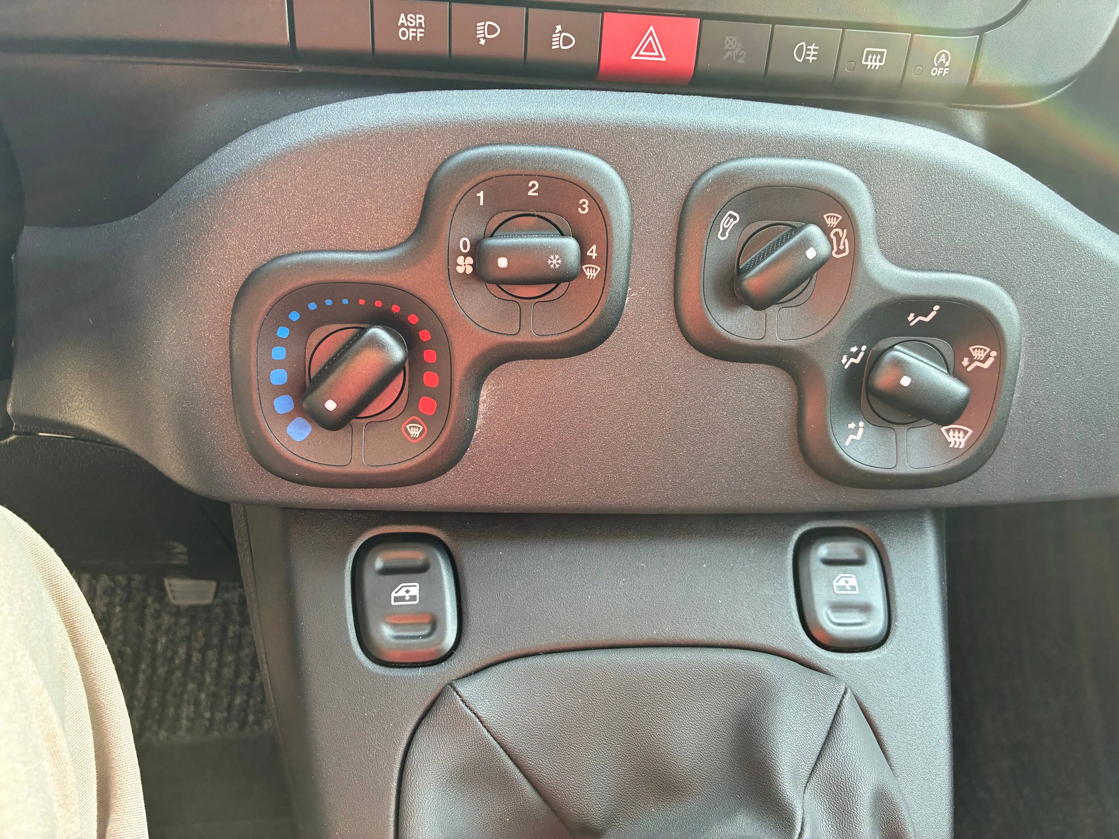 Fiat Pandina 1.0 GSE Hybrid 48 kW Pop — photo 12