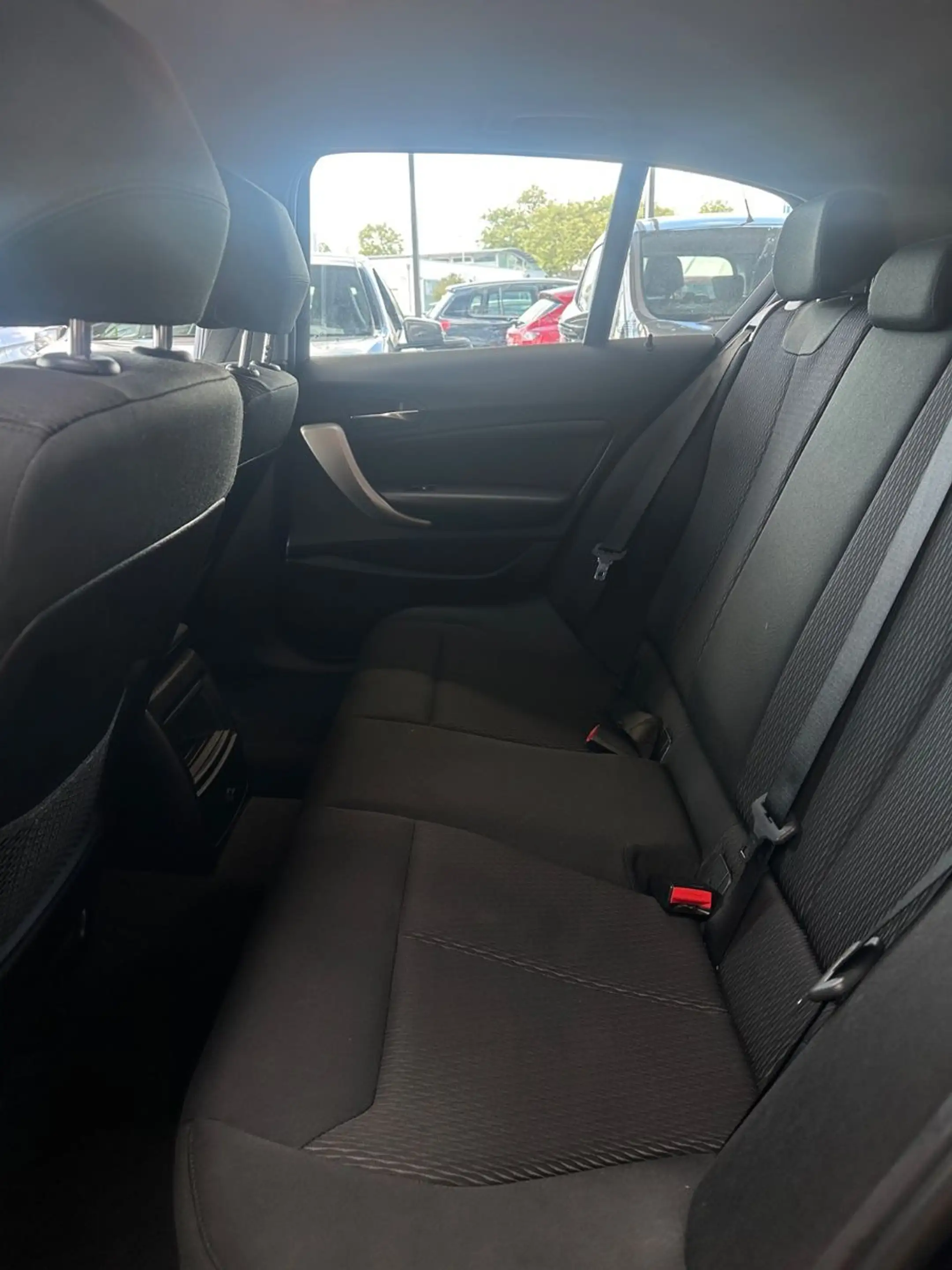 BMW 118 1 Limousine 5-trg. 118 i Advantage — photo 12