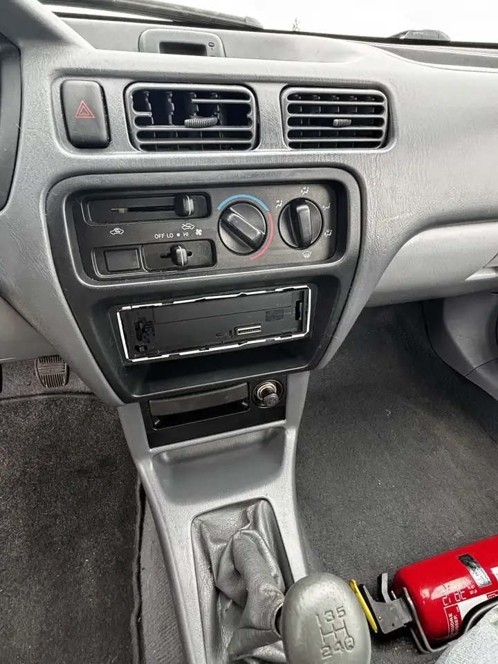 Toyota Starlet 1.3i 16v XT, foto 8