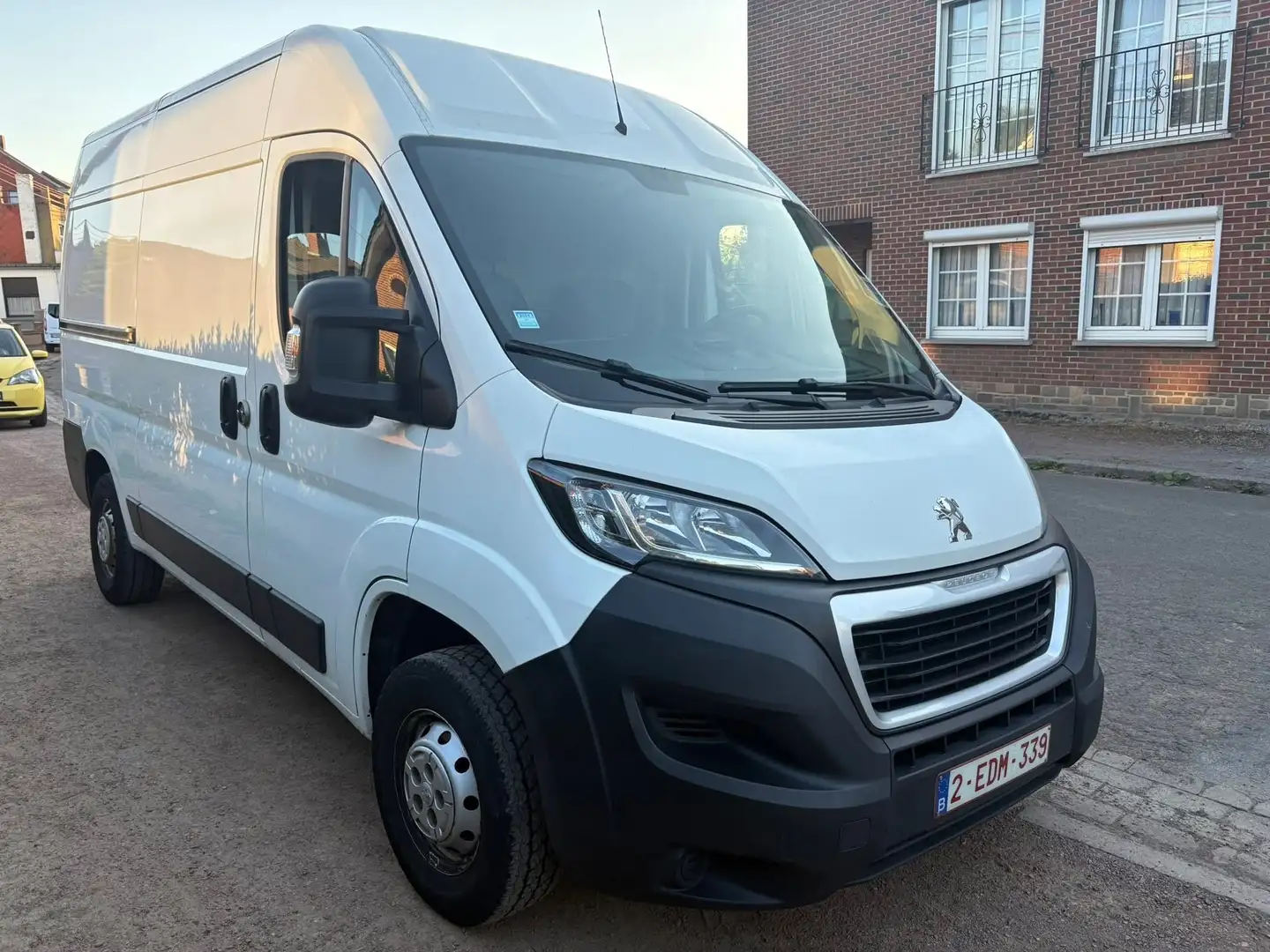 Peugeot Boxer 2.0 BlueHDi L2H2 Pro STT - 1