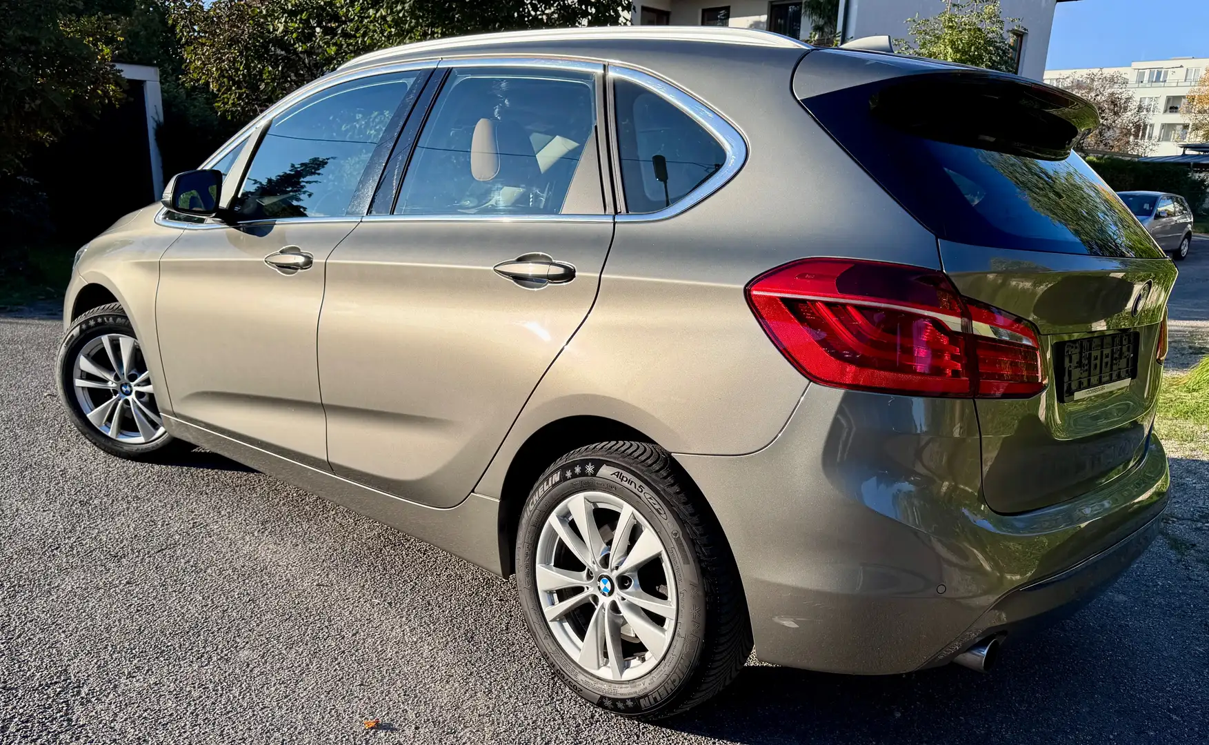 BMW 218 218d Active Tourer Aut. Luxury Line Bronze - 2