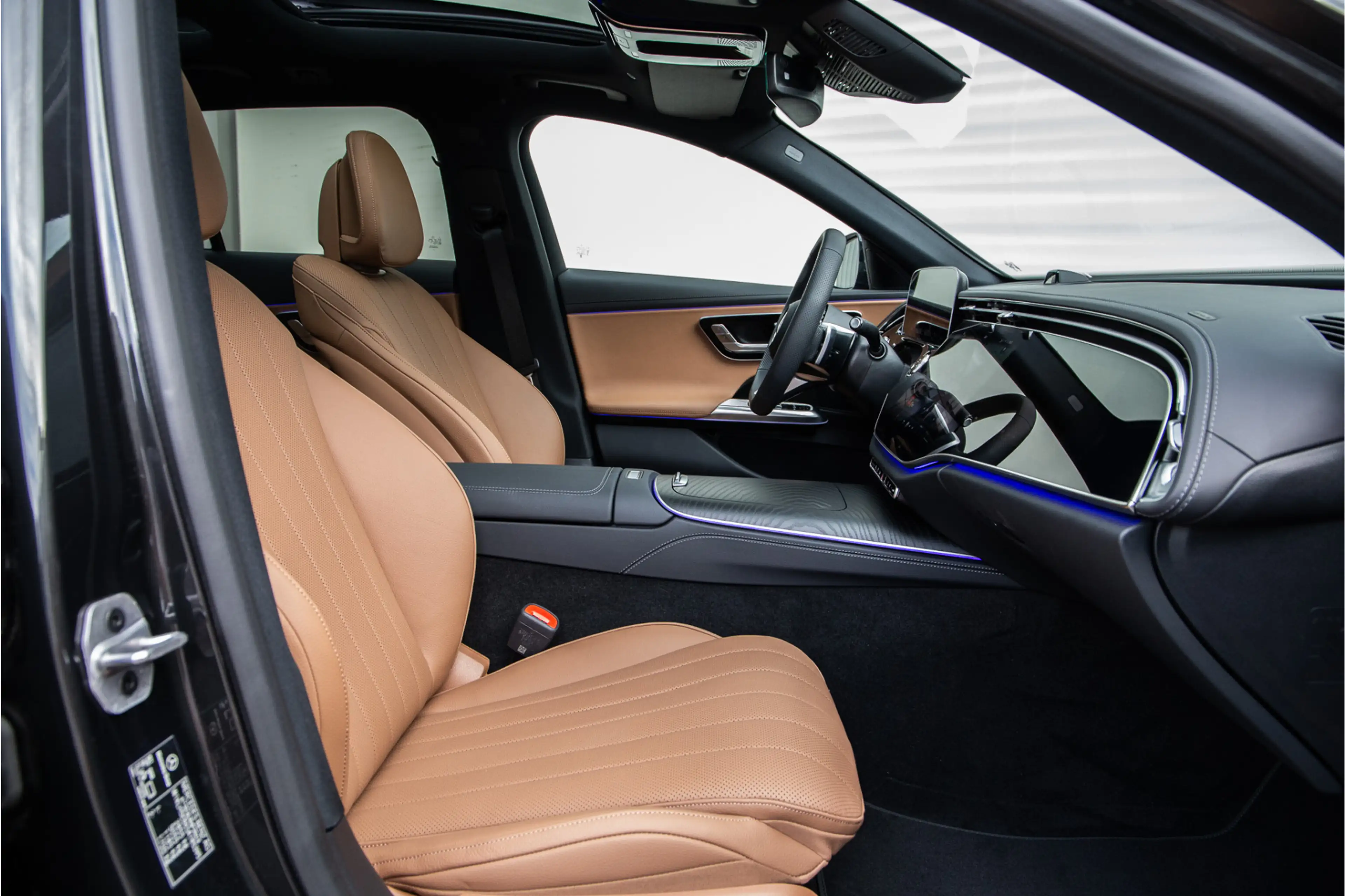 Mercedes-Benz E 300 Estate e AMG Premium, Hyperscreen, Pano, Nightpakk — photo 15