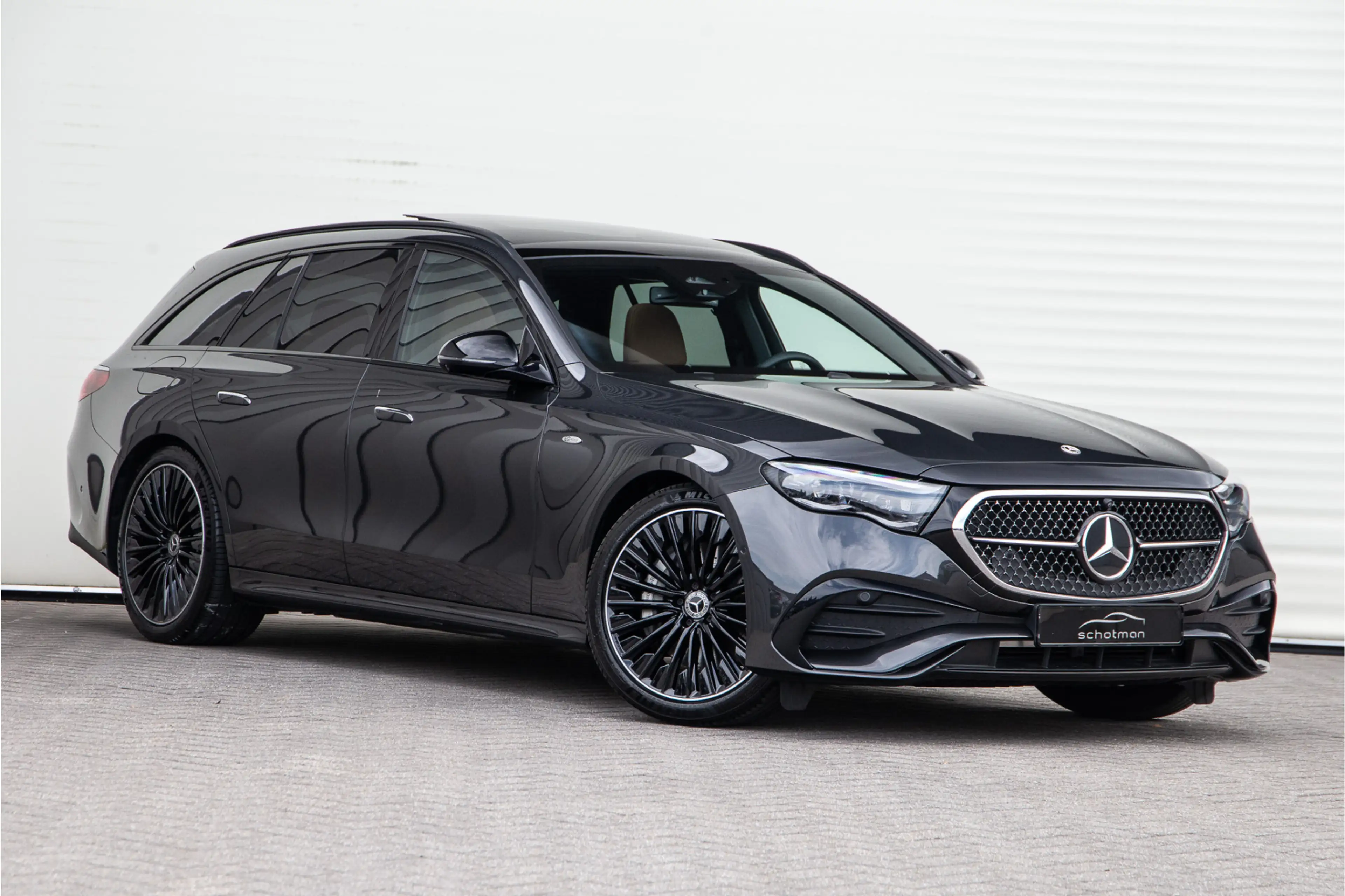 Mercedes-Benz E 300 Estate e AMG Premium, Hyperscreen, Pano, Nightpakk — photo 8