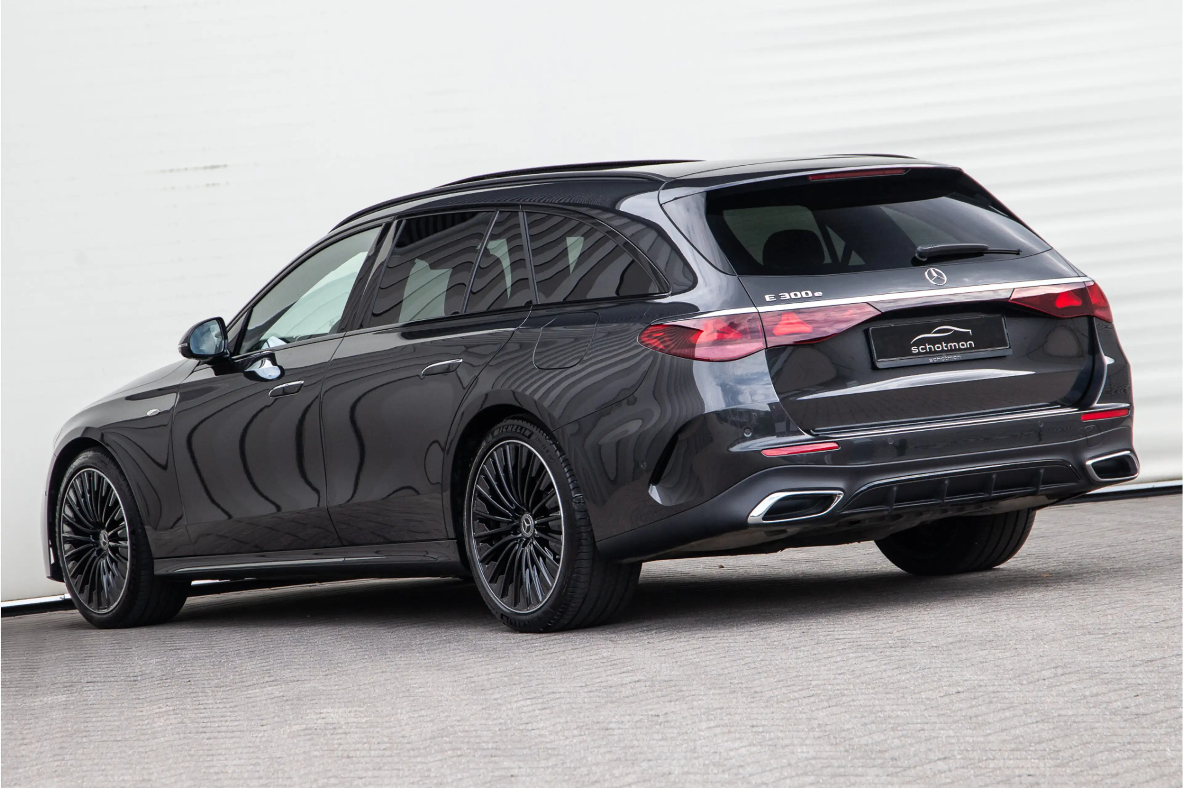 Mercedes-Benz E 300 Estate e AMG Premium, Hyperscreen, Pano, Nightpakk — photo 11