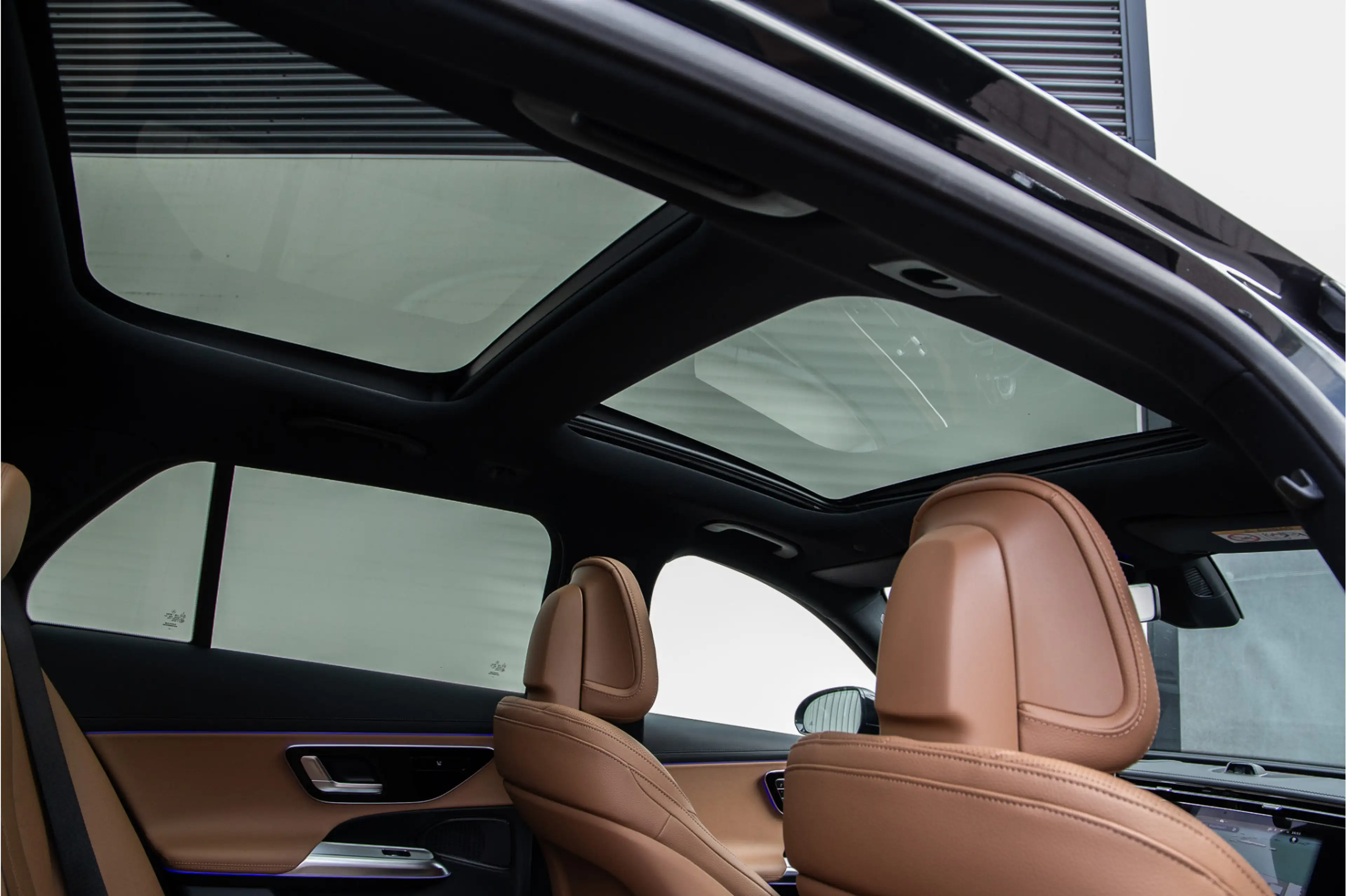 Mercedes-Benz E 300 Estate e AMG Premium, Hyperscreen, Pano, Nightpakk — photo 13
