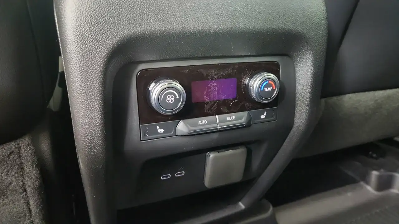 GMC Acadia снимка GMC Acadia