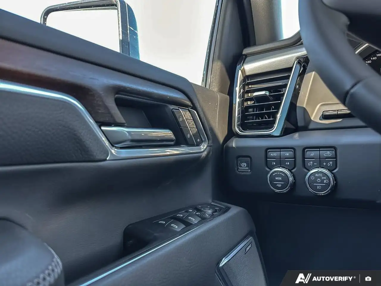 GMC Sierra 3500HD снимка GMC Sierra 3500HD