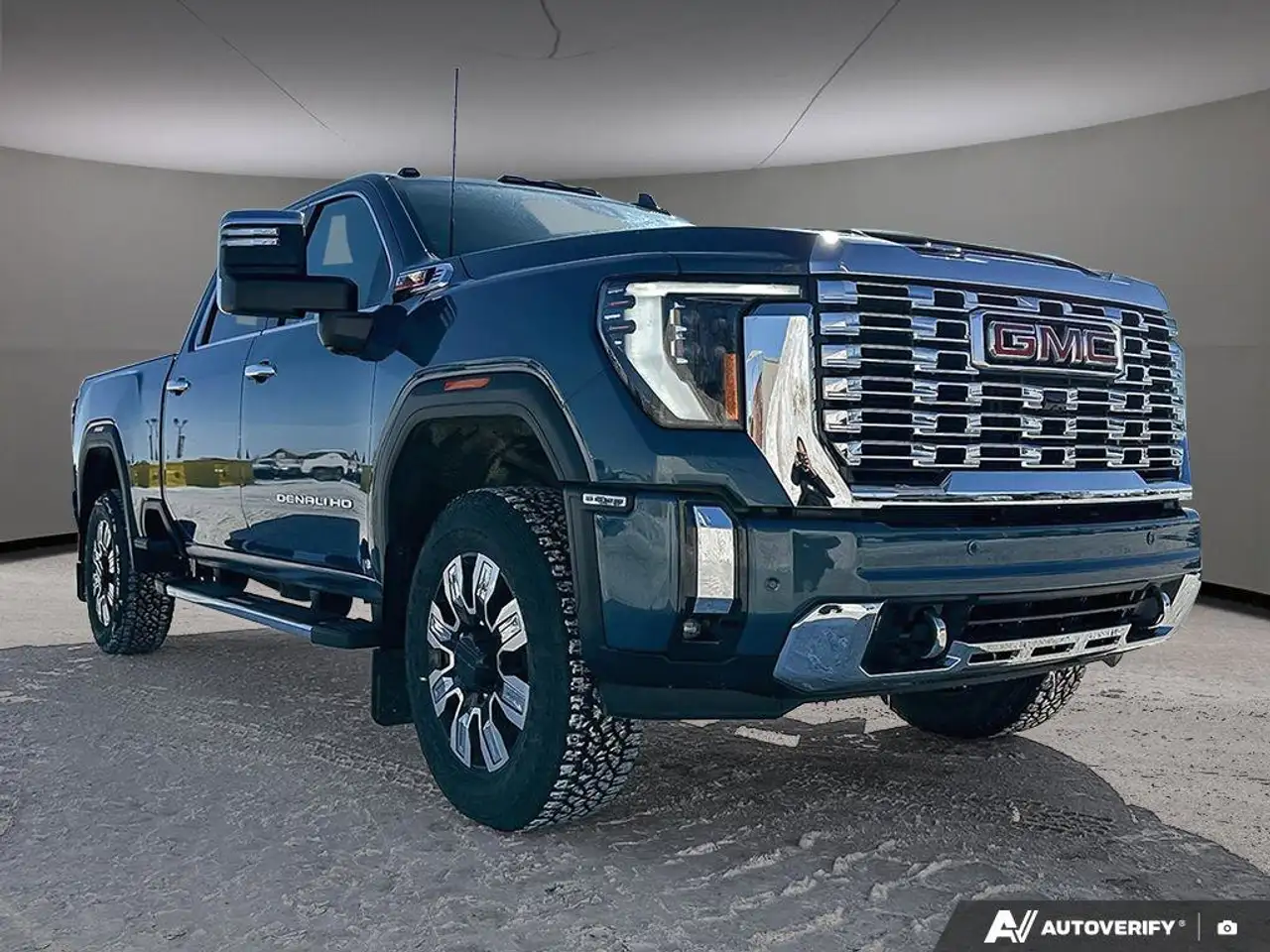 GMC Sierra 3500HD снимка GMC Sierra 3500HD