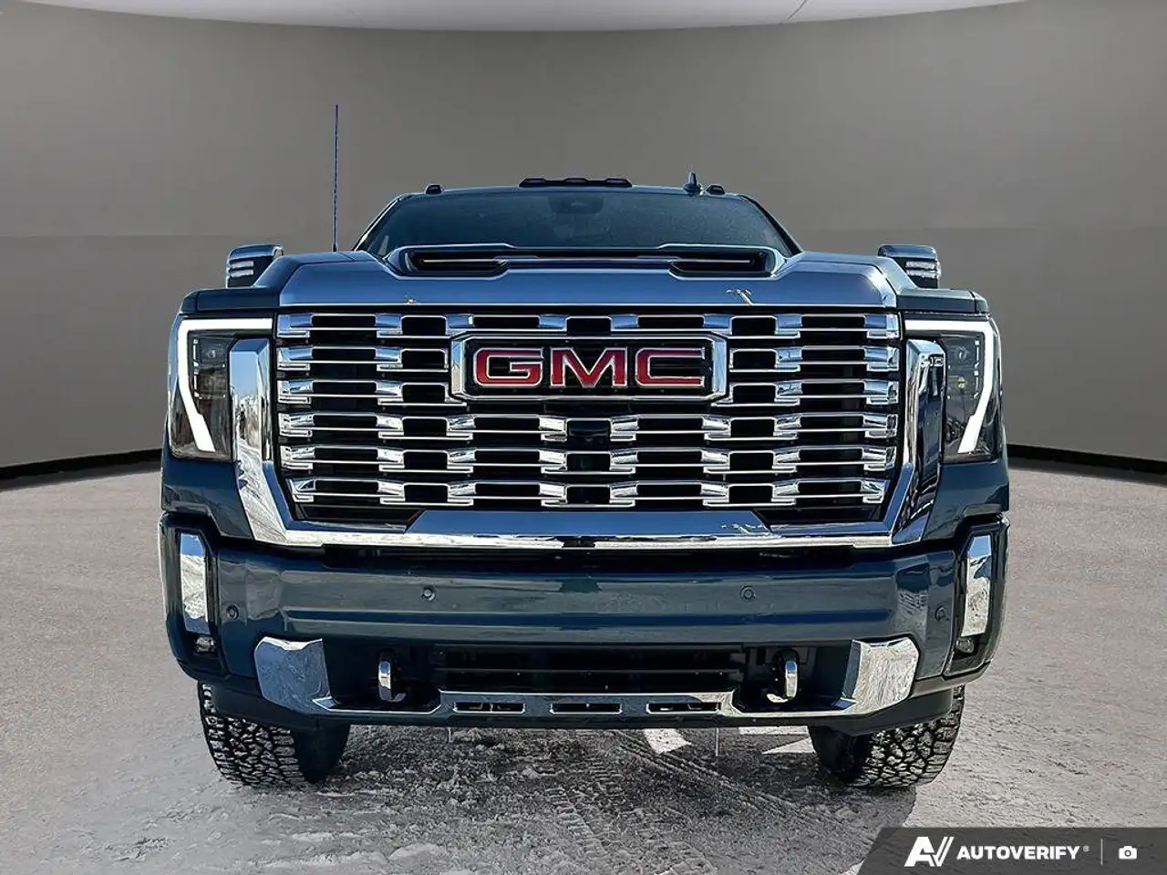 GMC Sierra 3500HD снимка GMC Sierra 3500HD