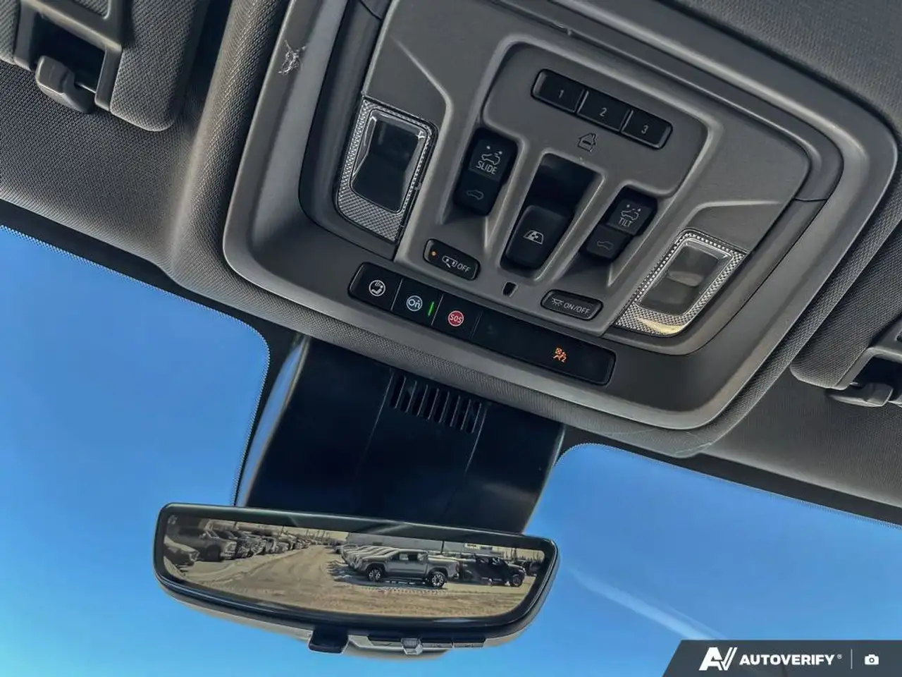 GMC Sierra 3500HD снимка GMC Sierra 3500HD
