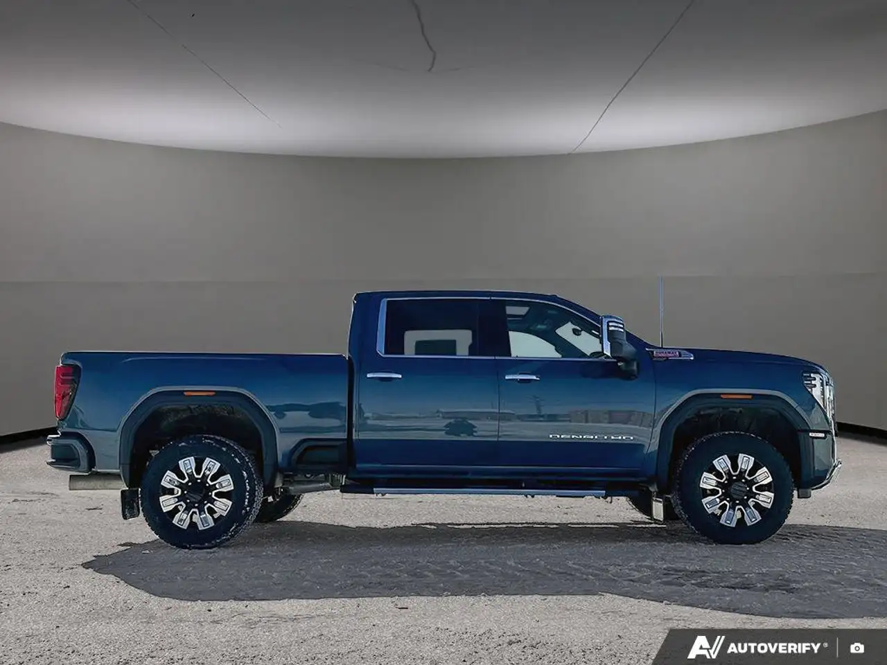 GMC Sierra 3500HD снимка GMC Sierra 3500HD