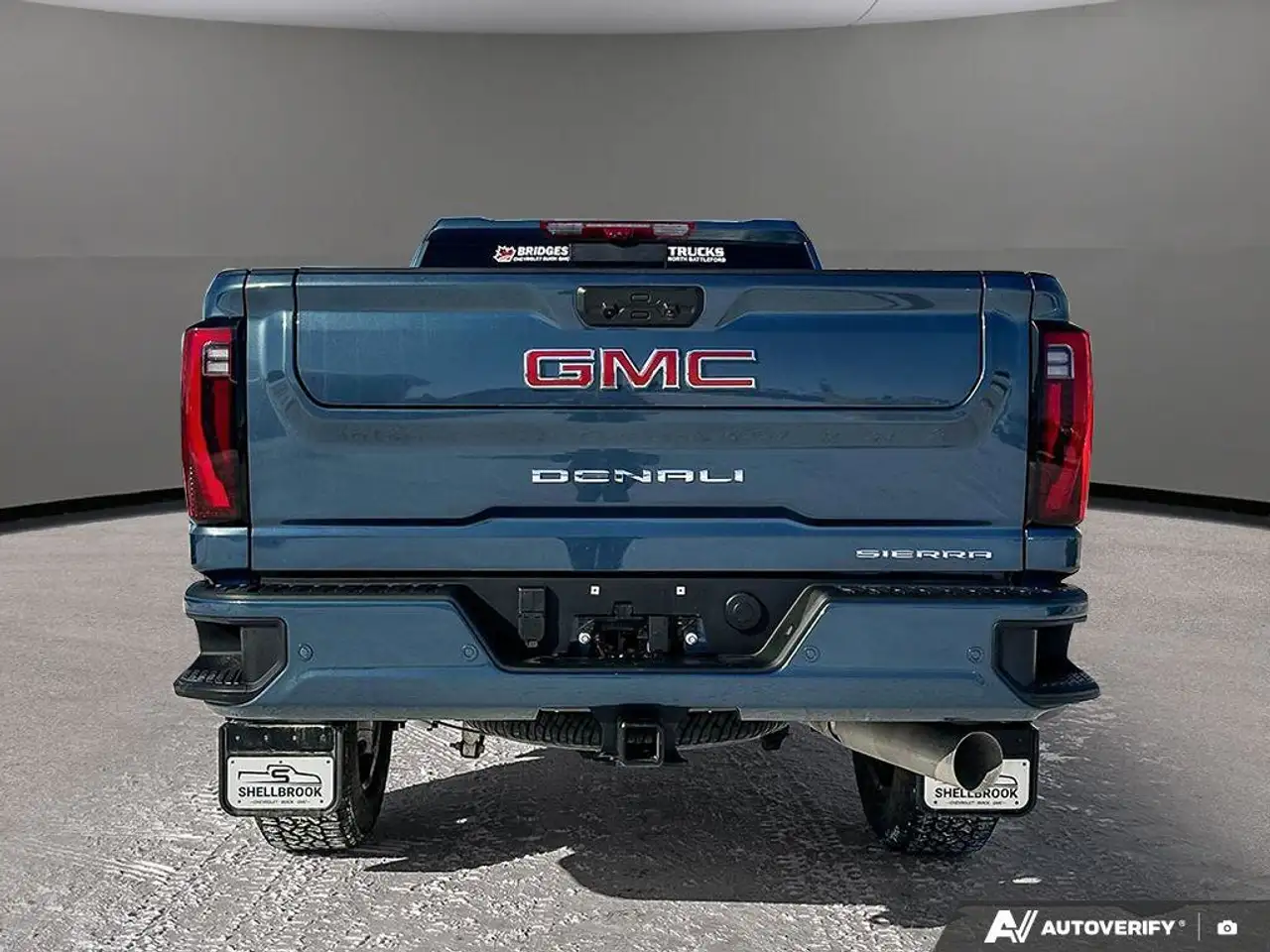 GMC Sierra 3500HD снимка GMC Sierra 3500HD