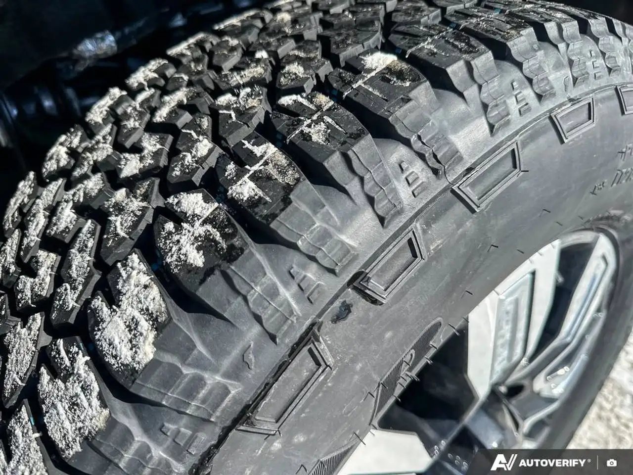 GMC Sierra 3500HD снимка GMC Sierra 3500HD