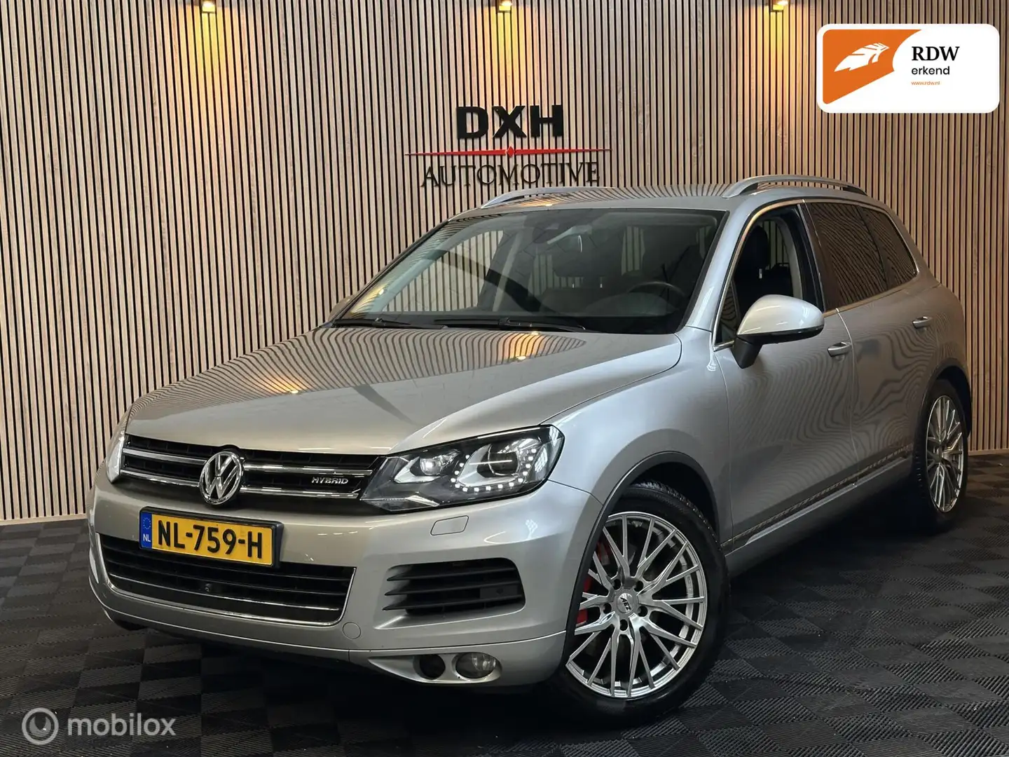 Volkswagen Touareg 3.0 TSI Hybrid Highline ACC TREKH DYNAUD Grijs - 1