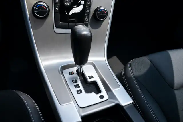 Volvo XC60 view 14