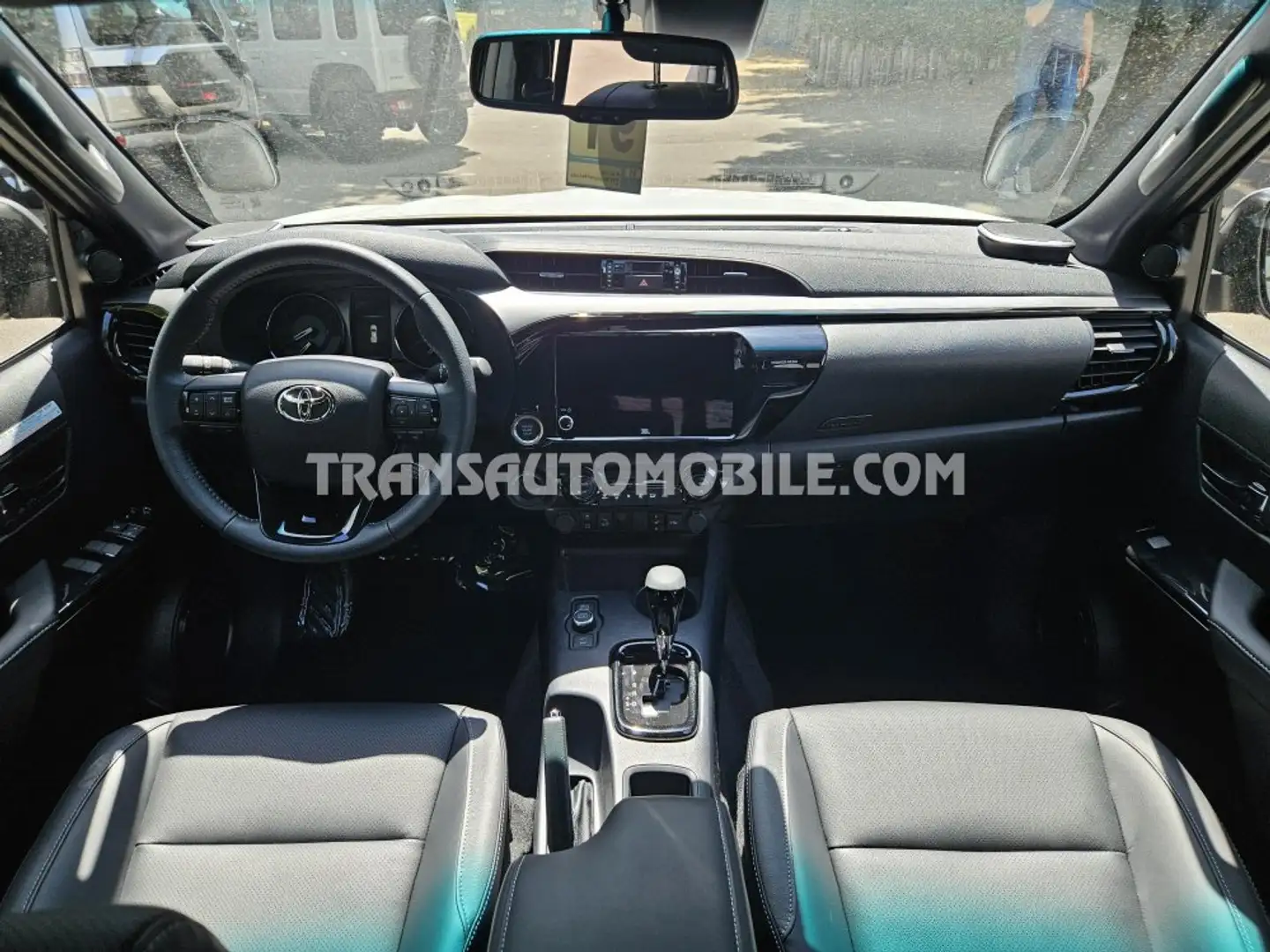 Toyota Hilux Pick-up double cabin INVINCIBLE Brons - 2