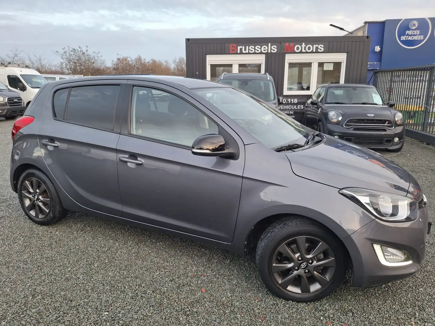 Hyundai i20 1.4 Automatique Grijs - 1