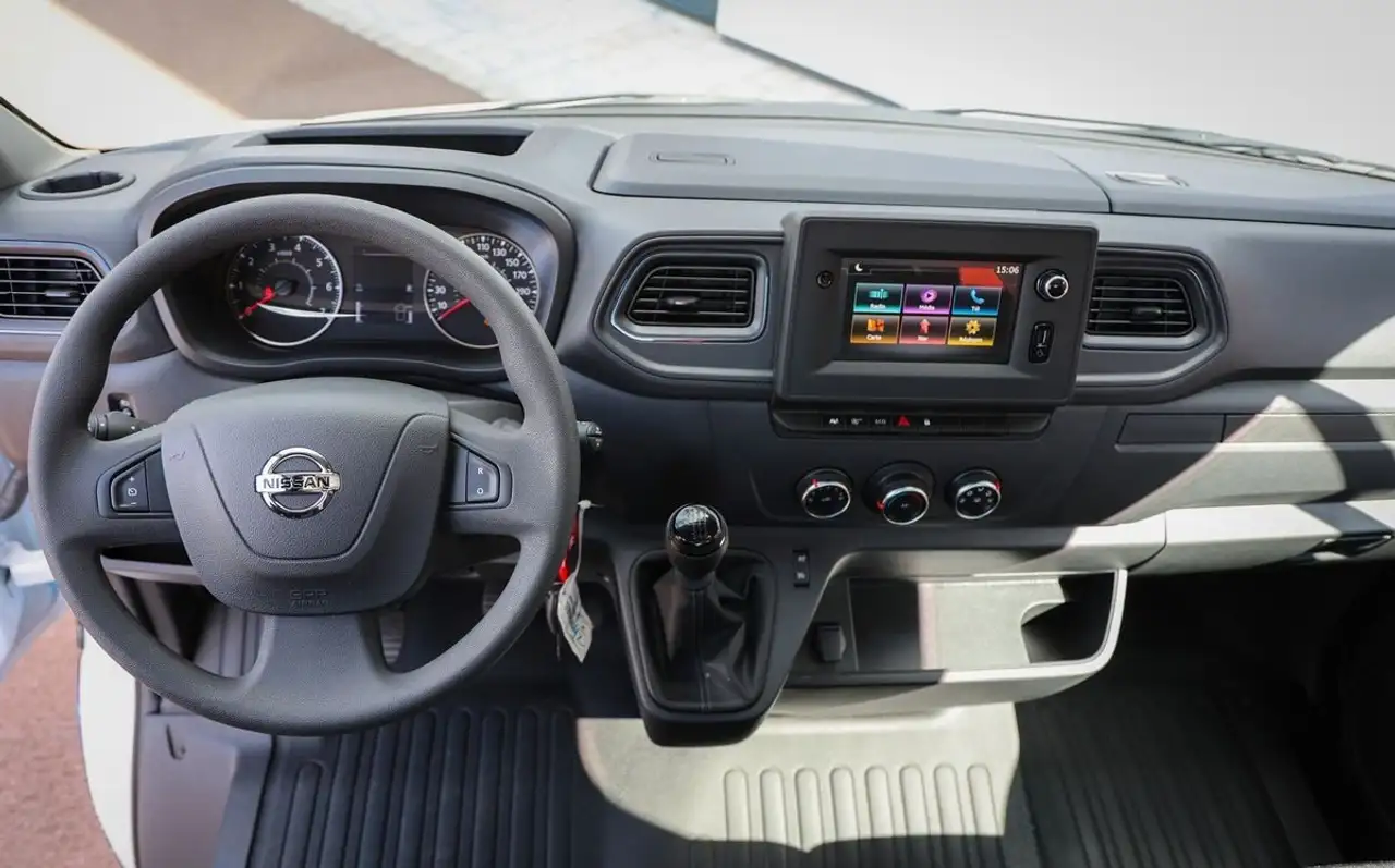 Nissan NV400 2026