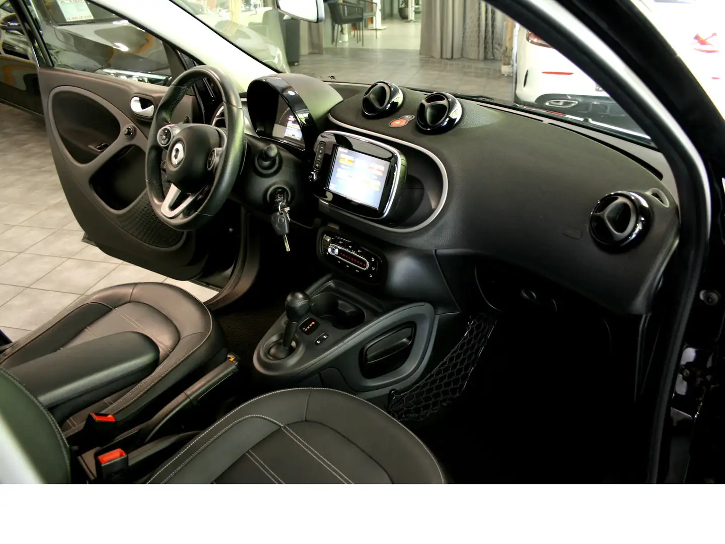smart forFour Prime 66KW*Twinamic*Faltdach*Navi*Kamera Noir - 2