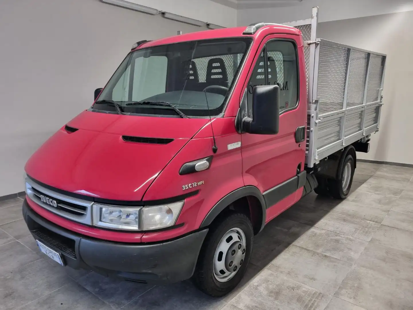 Iveco Daily 35C12 2.3 Hpi PC-RG Cabinato Roşu - 1