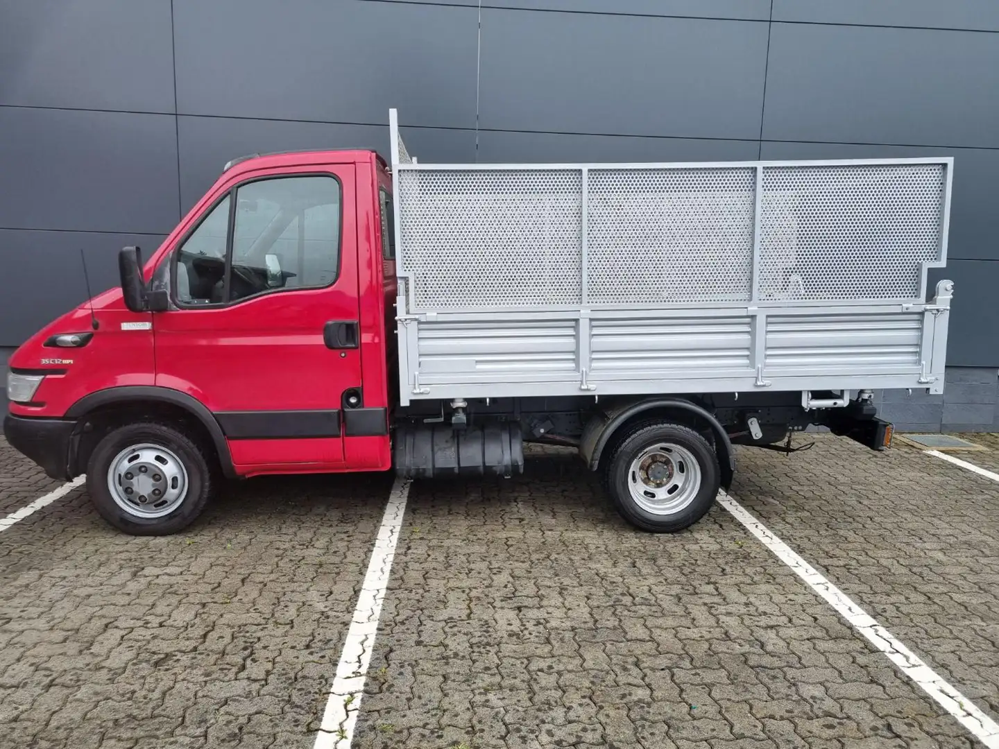 Iveco Daily 35C12 2.3 Hpi PC-RG Cabinato Roşu - 2