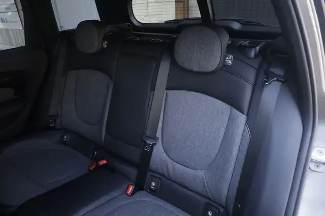 Mini Clubman view 3