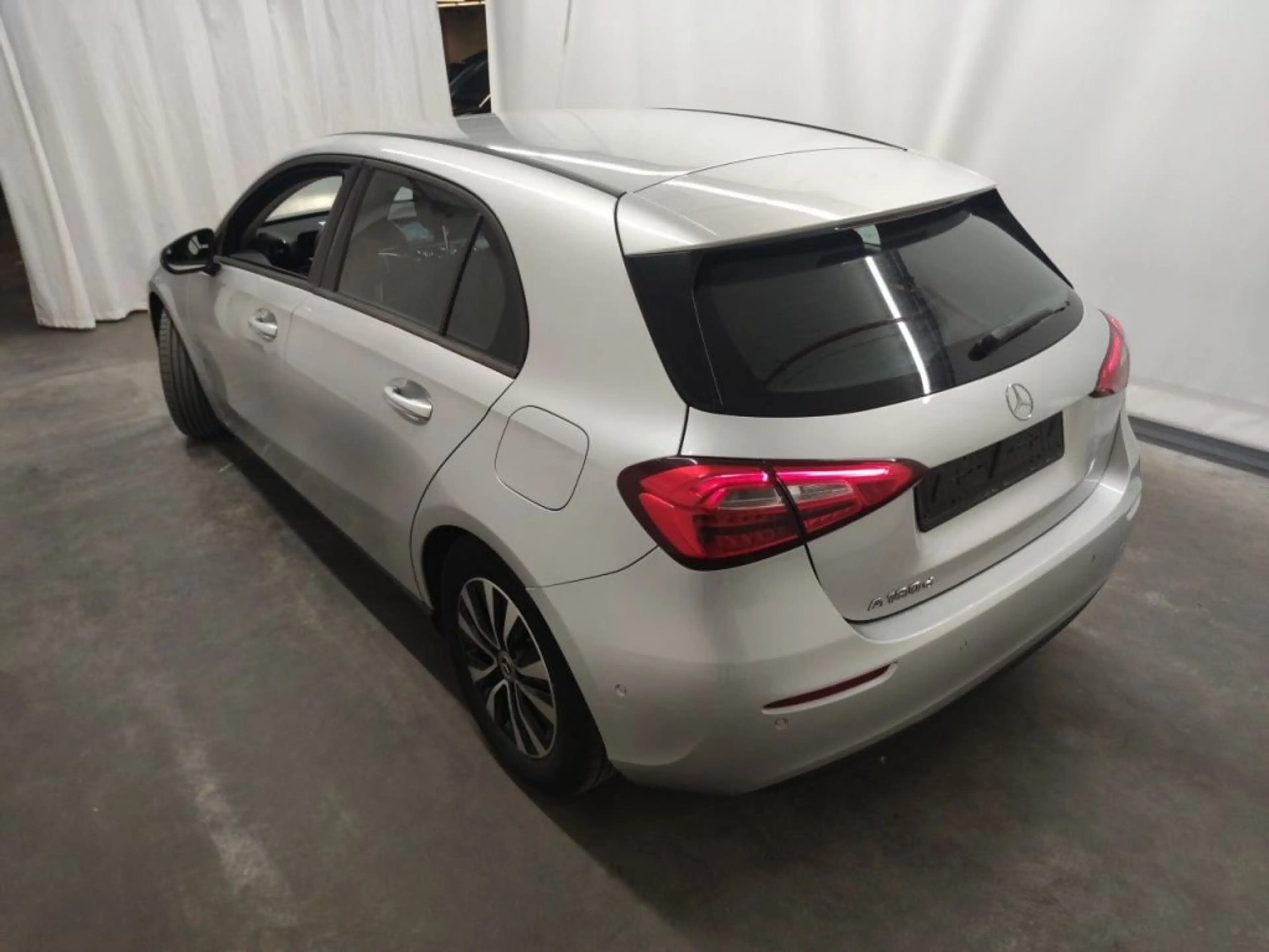 Mercedes-Benz A 180 d Aut /€9.900 netto / Navi / Camera / PDC / ... — photo 3