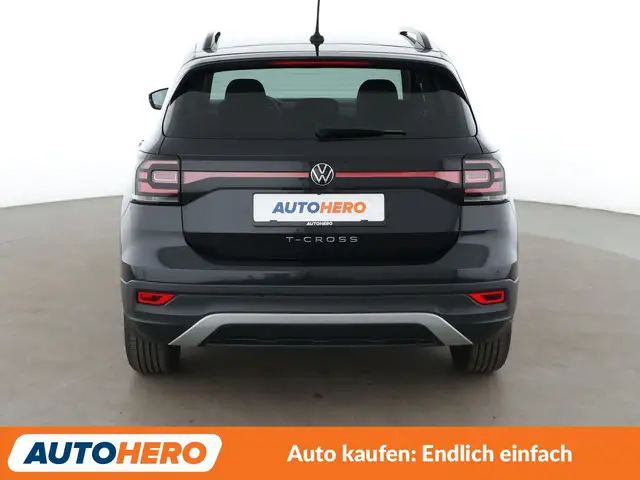 Volkswagen T-Cross view 5