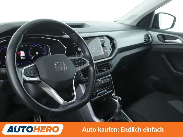 Volkswagen T-Cross view 11