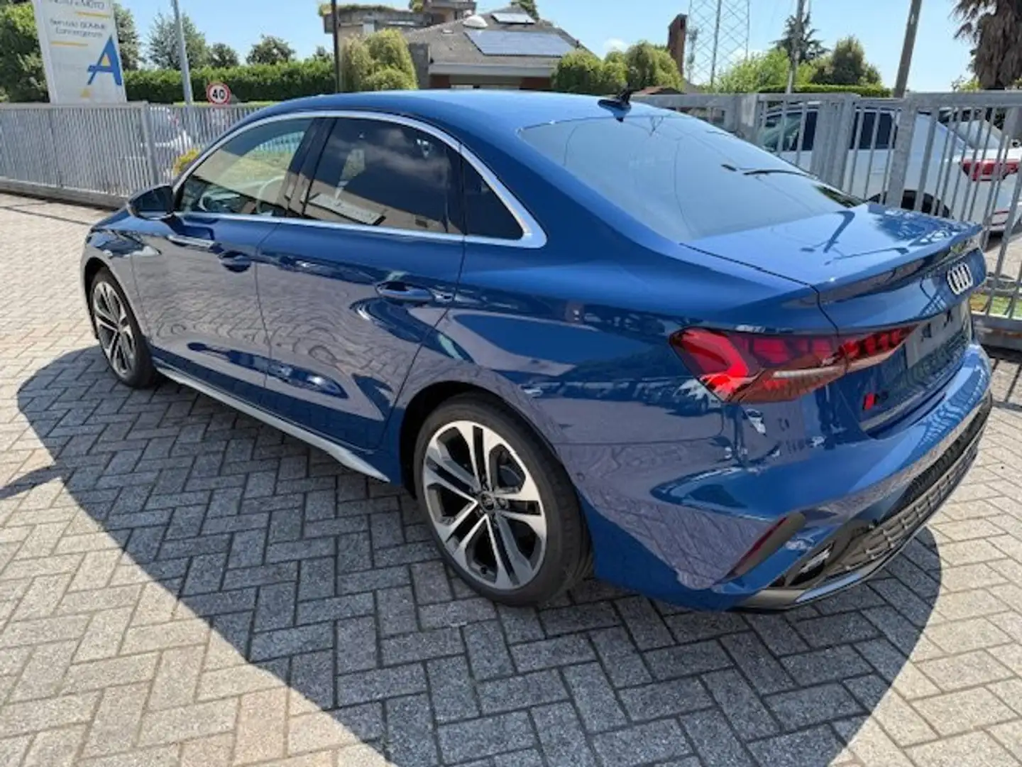 Audi A3 A3 IV 2024 Sedan Sedan 2.0 tdi S line edition Bleu - 2