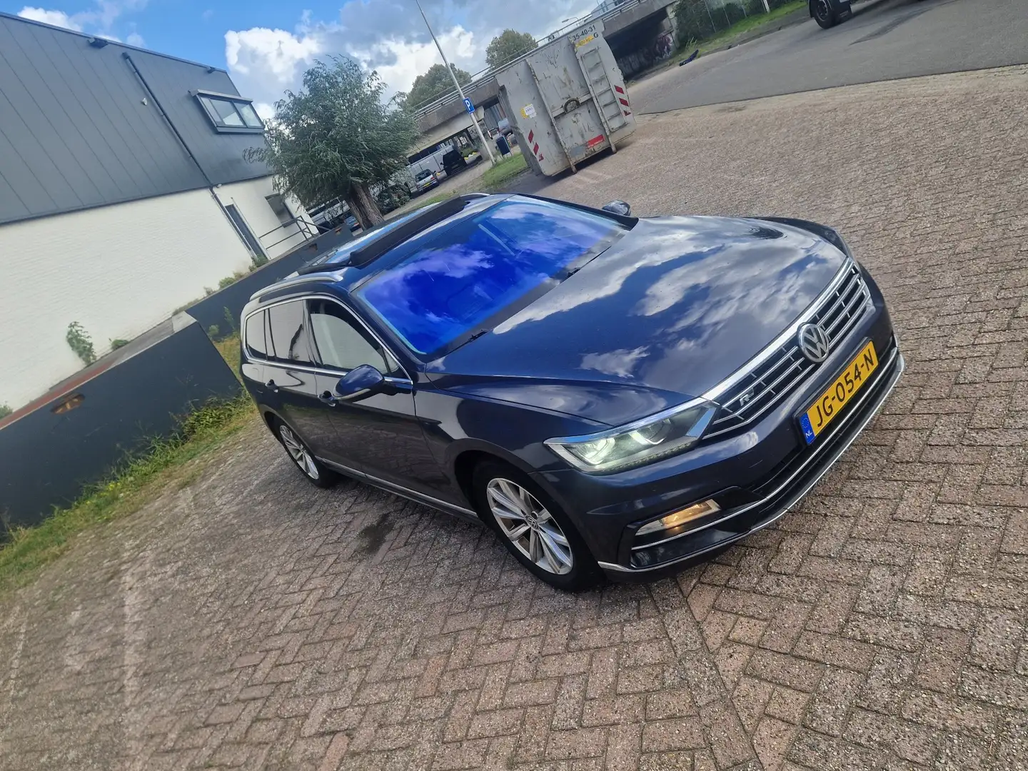 Volkswagen Passat 1.6 TDI dsg R line full option Blauw - 2