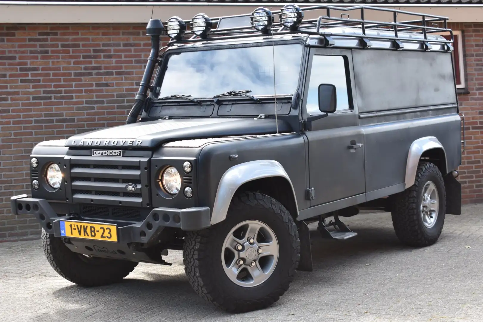 Land Rover Defender 2.5 Td5 HT 110" E '06 Leder Grijs kenteken Inruil - 1
