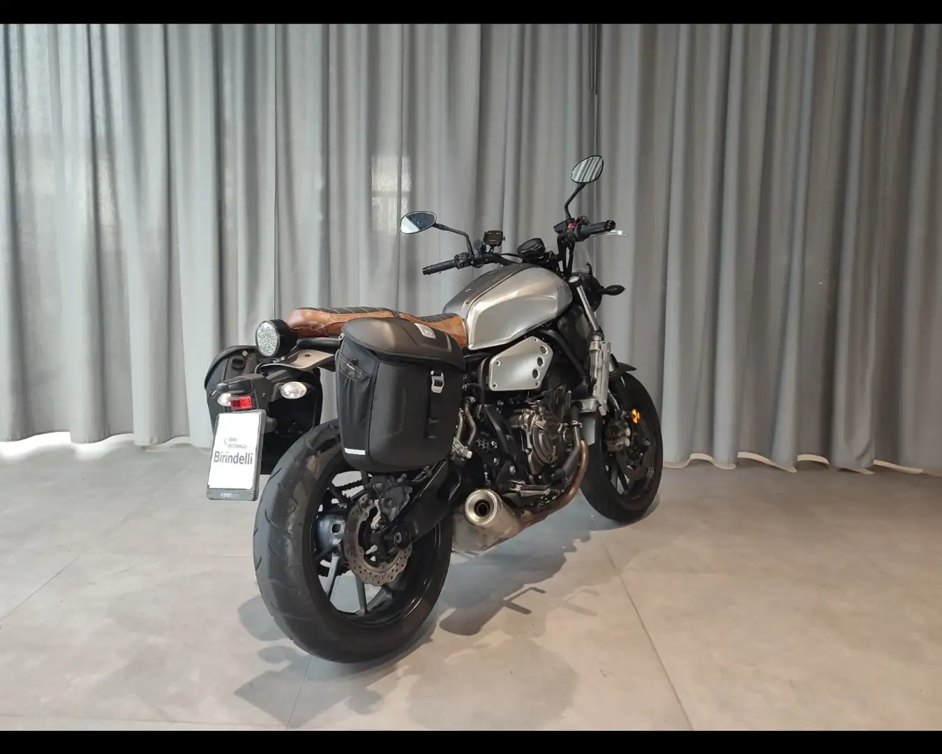 Yamaha XSR 700 ABS Plateado - 2