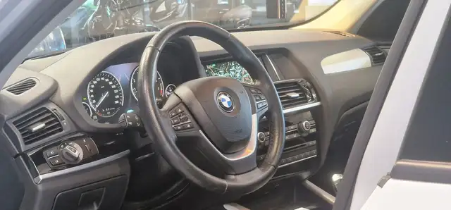 BMW X3 view 12