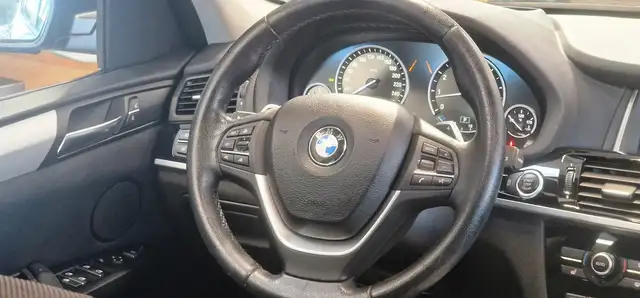 BMW X3 view 13