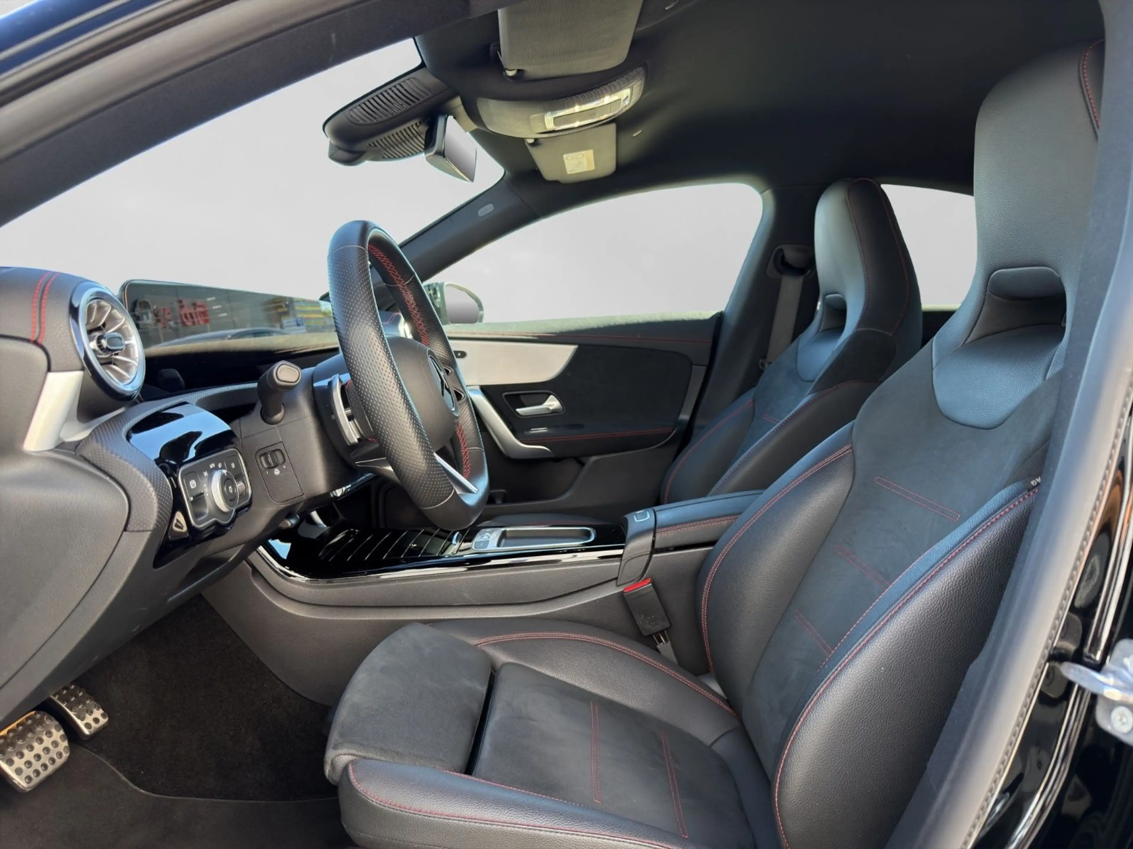Mercedes-Benz CLA 180 AMG ACC Night LED Navi TÜV Keyless — photo 9