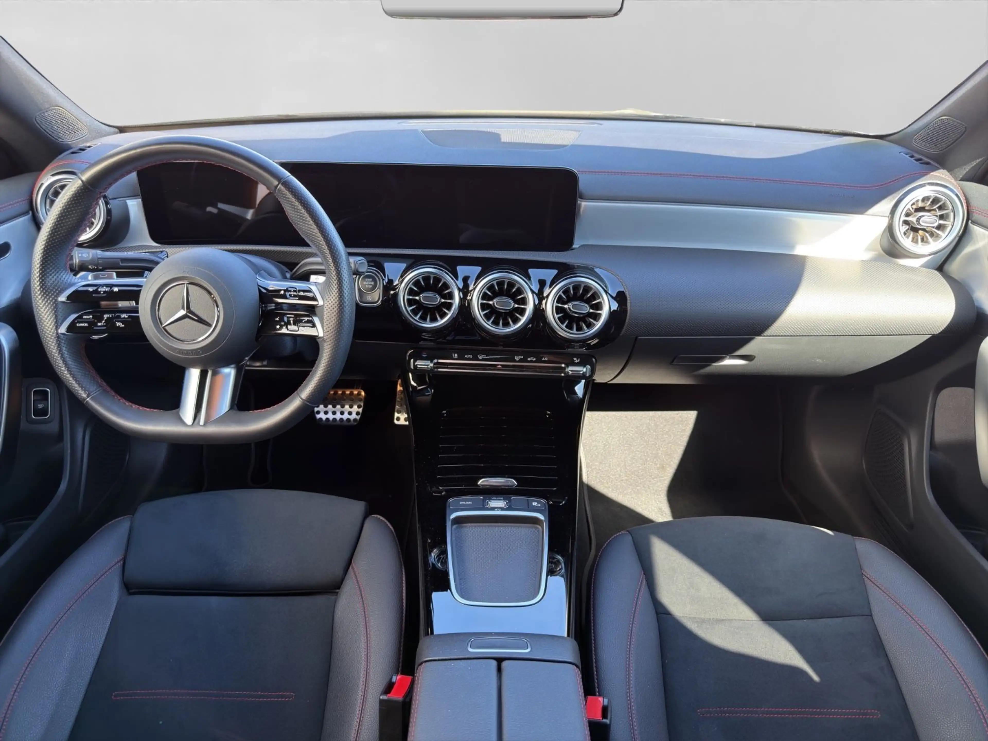 Mercedes-Benz CLA 180 AMG ACC Night LED Navi TÜV Keyless — photo 14