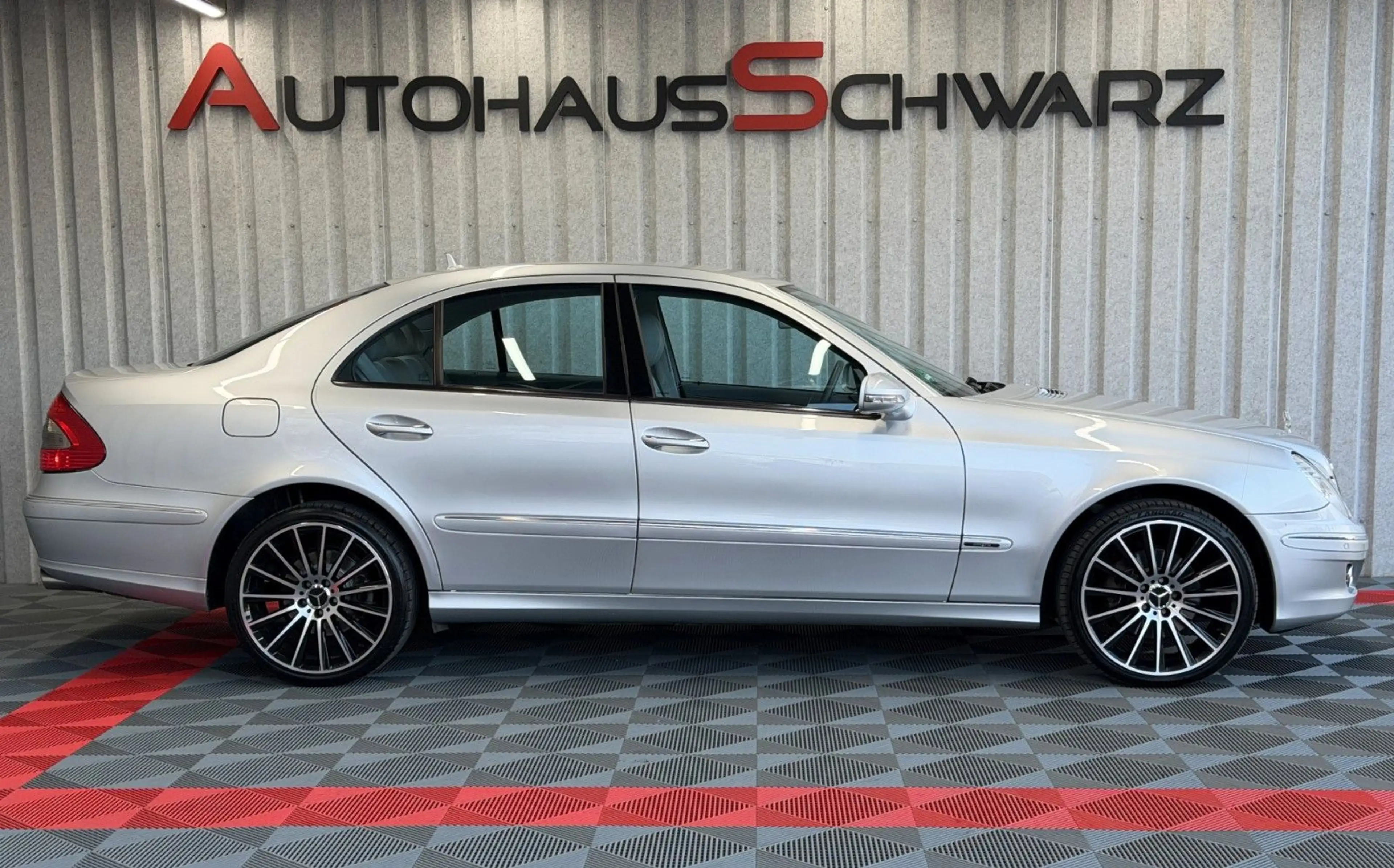 Mercedes-Benz E 350 E350 4Matic Airmatic Distronic T-Leder BiXenon — photo 8