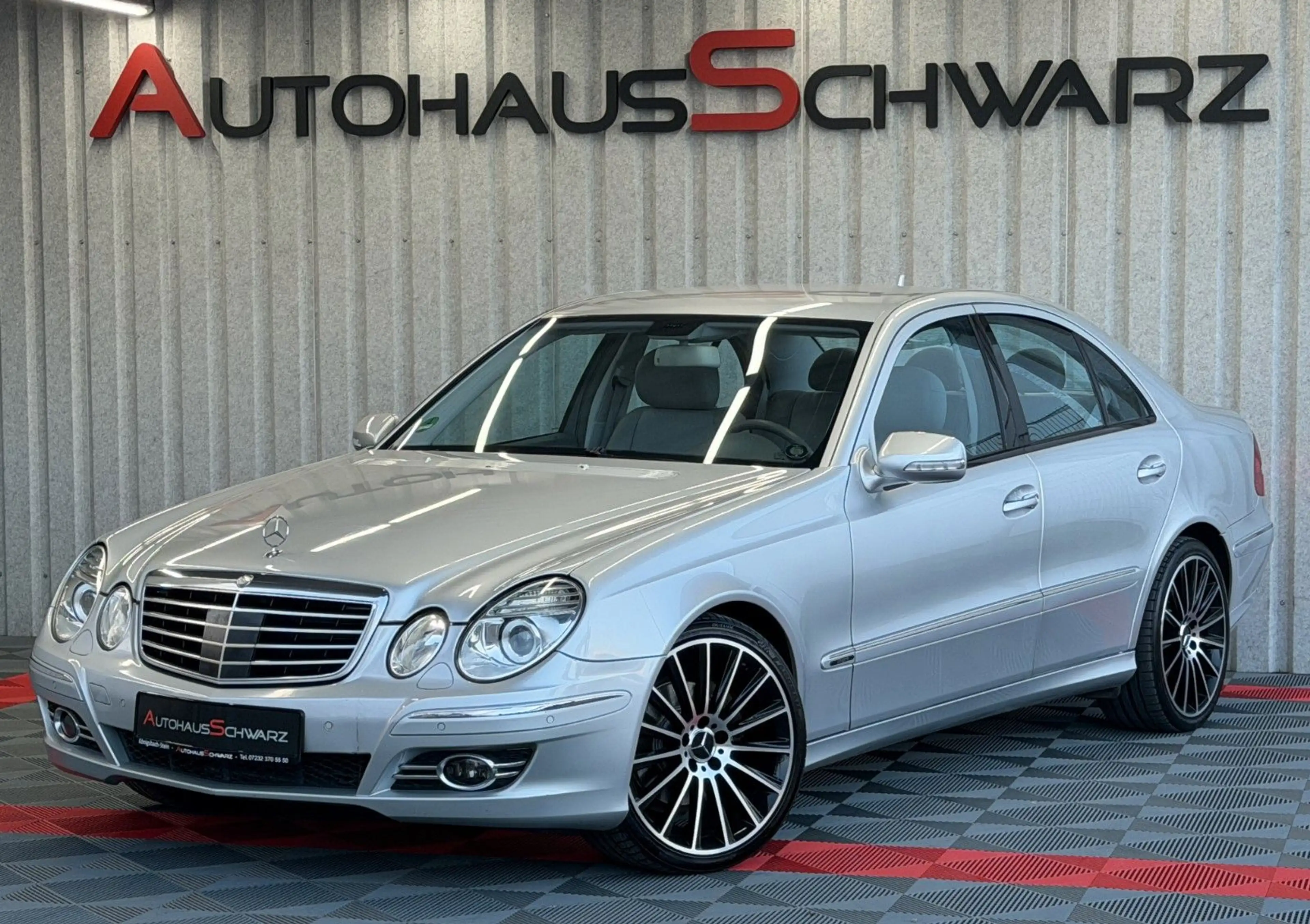 Mercedes-Benz E 350 E350 4Matic Airmatic Distronic T-Leder BiXenon — photo 3