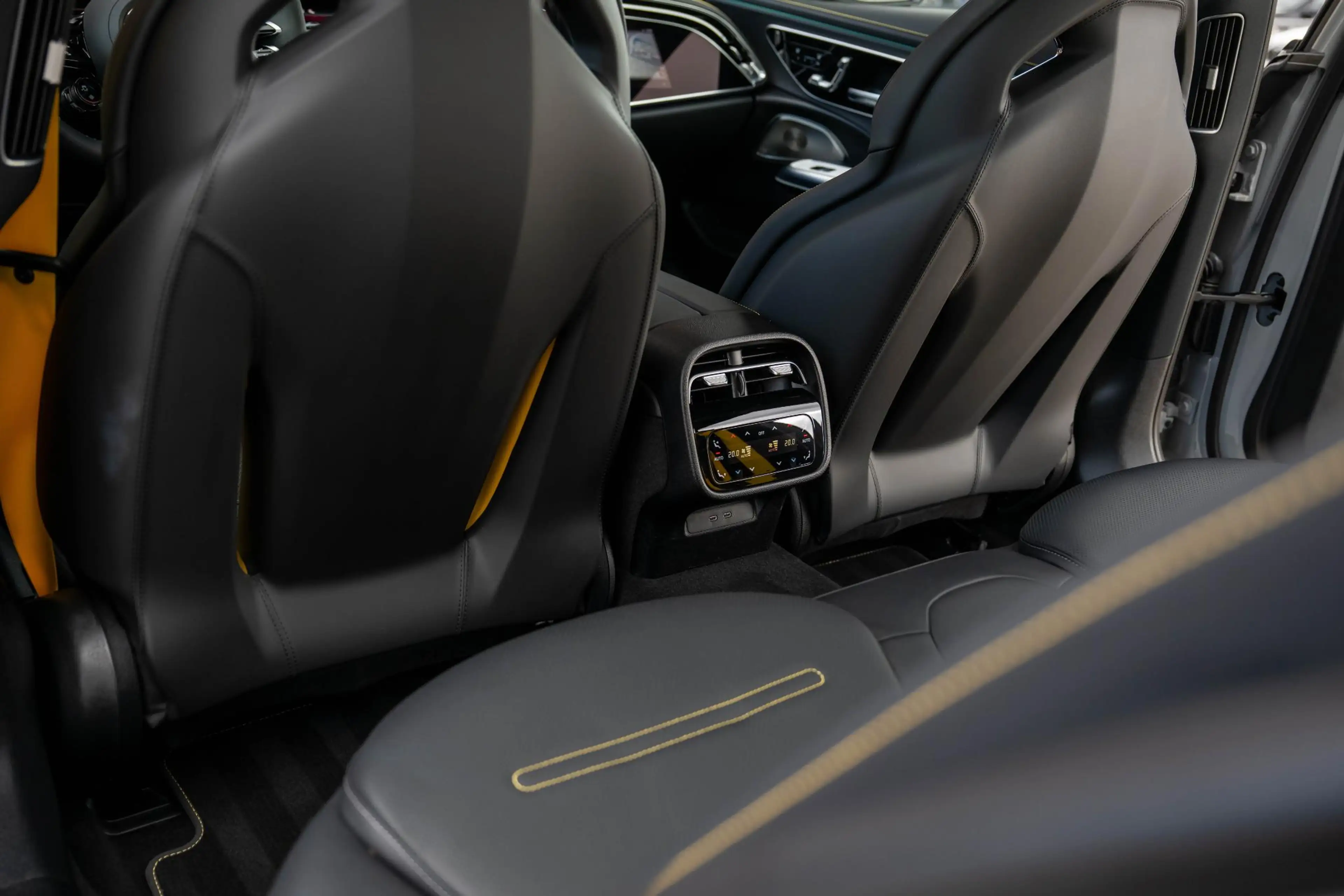 Mercedes-Benz E 53 AMG 4MATIC+ Edition 1 Carbon Dynamic Plus BTW — photo 40