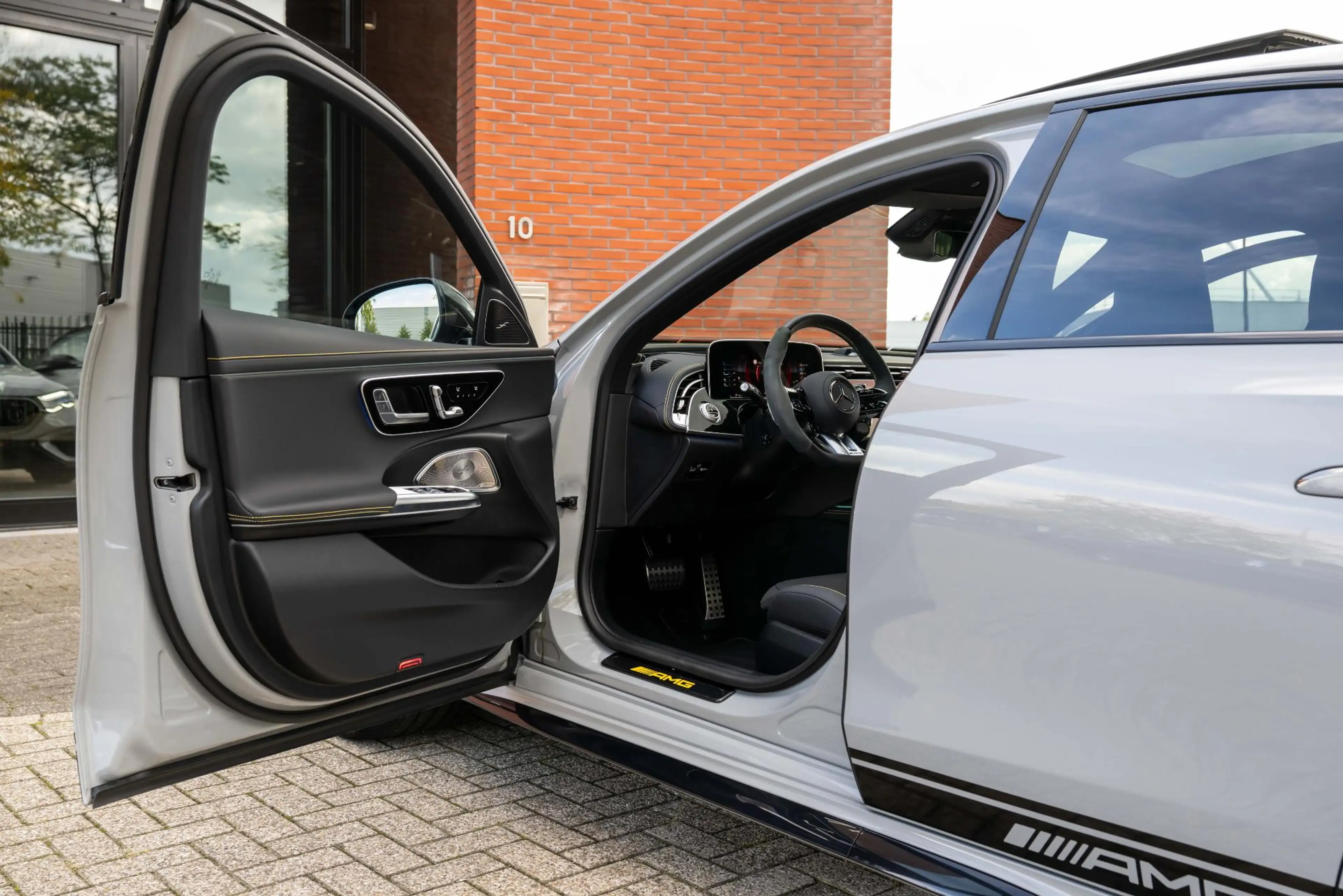 Mercedes-Benz E 53 AMG 4MATIC+ Edition 1 Carbon Dynamic Plus BTW — photo 13