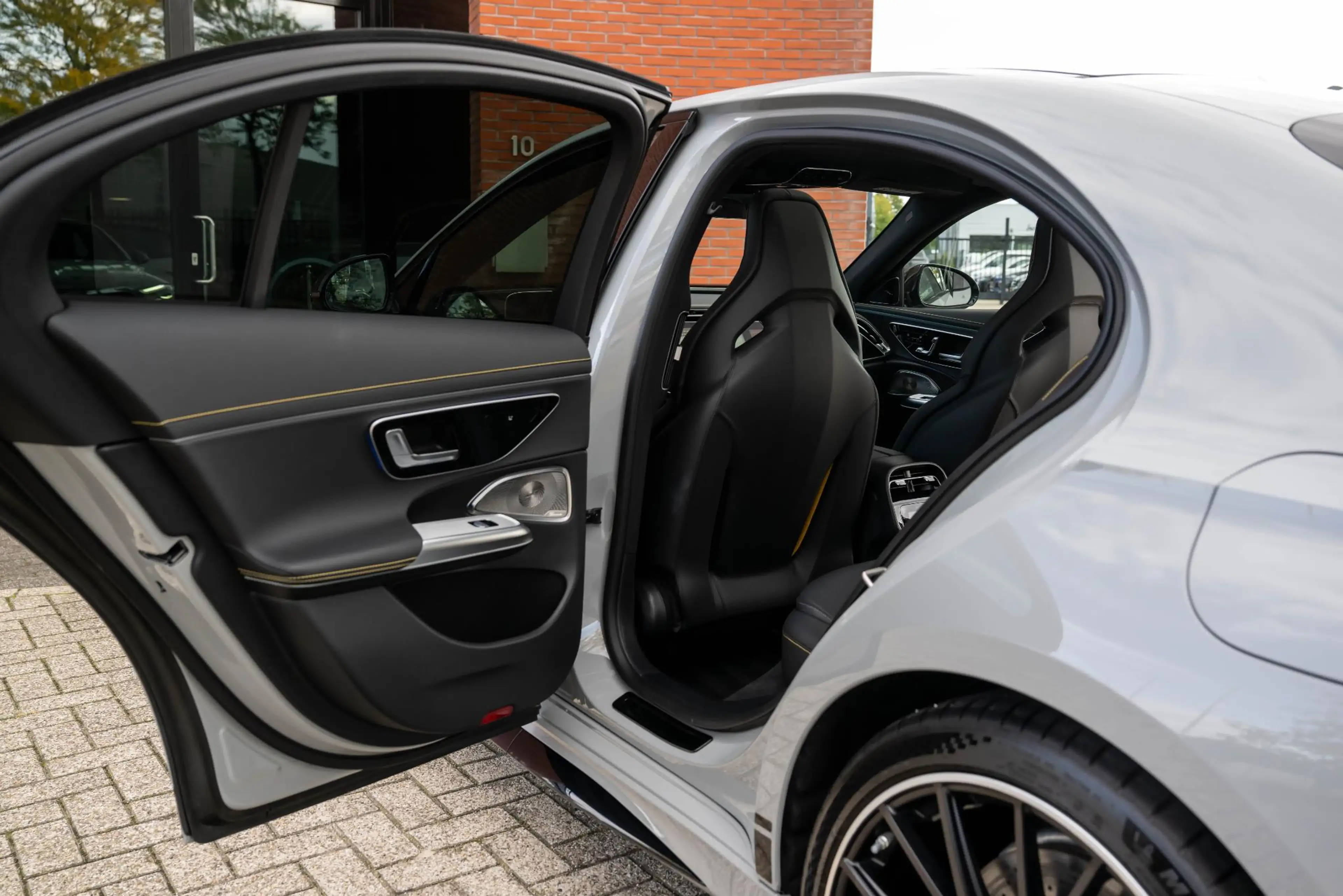 Mercedes-Benz E 53 AMG 4MATIC+ Edition 1 Carbon Dynamic Plus BTW — photo 38