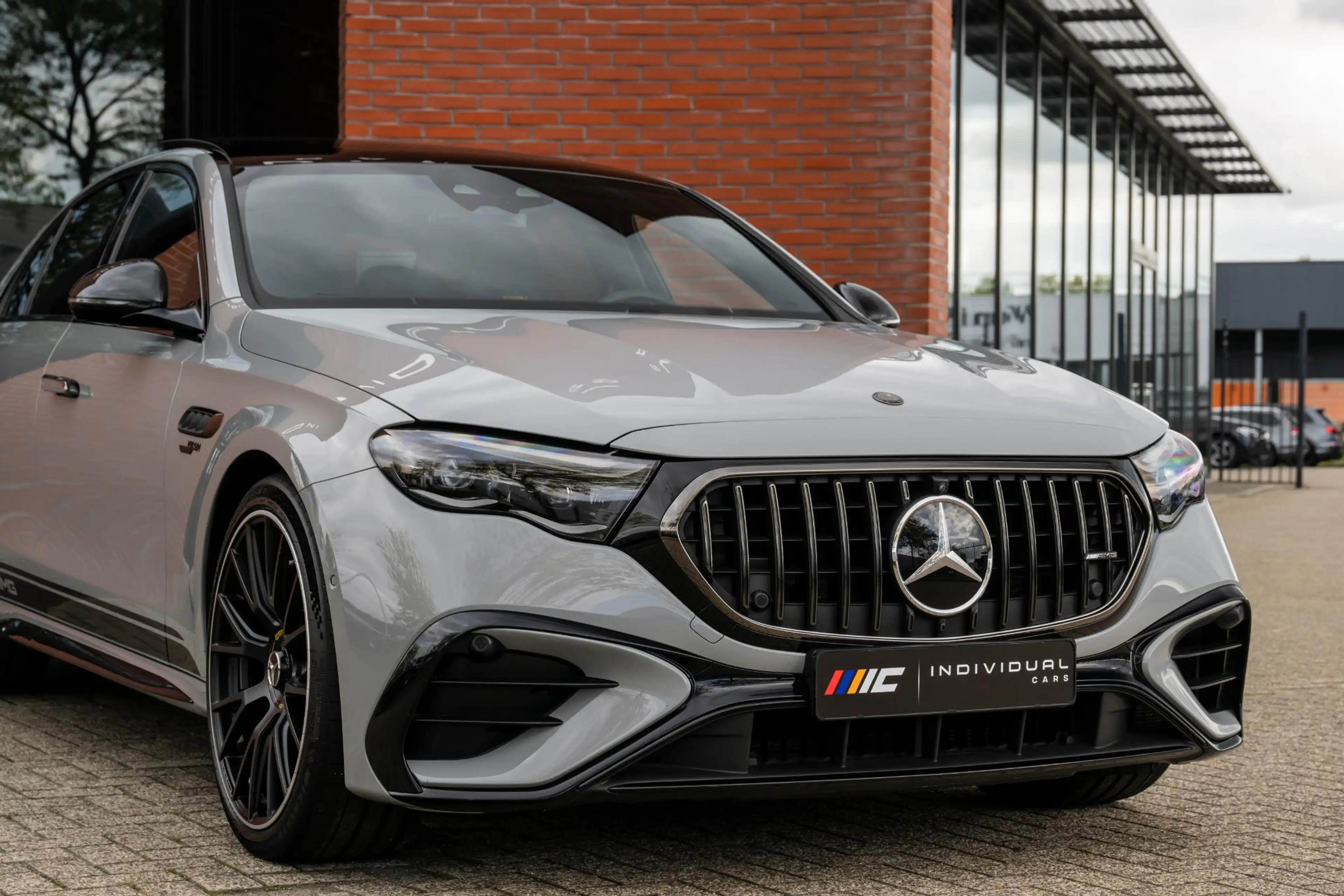 Mercedes-Benz E 53 AMG 4MATIC+ Edition 1 Carbon Dynamic Plus BTW — photo 32