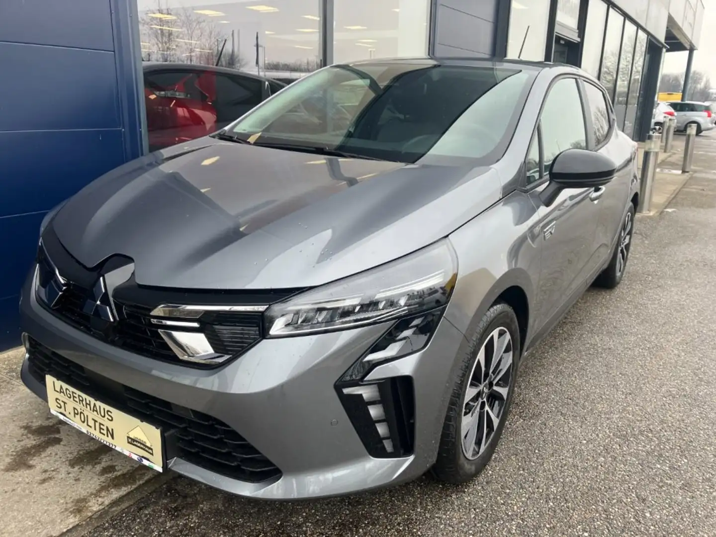 Mitsubishi Colt 1,6 HEV Invite S+C AT 24 Grijs - 1