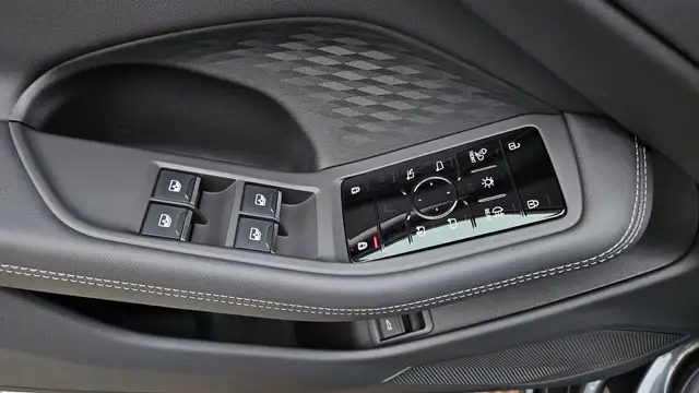 Audi A6 2.0 TDI 3 x S-Line*PANO*NP: 85.000,00*AKH Vorb. Ansicht 34