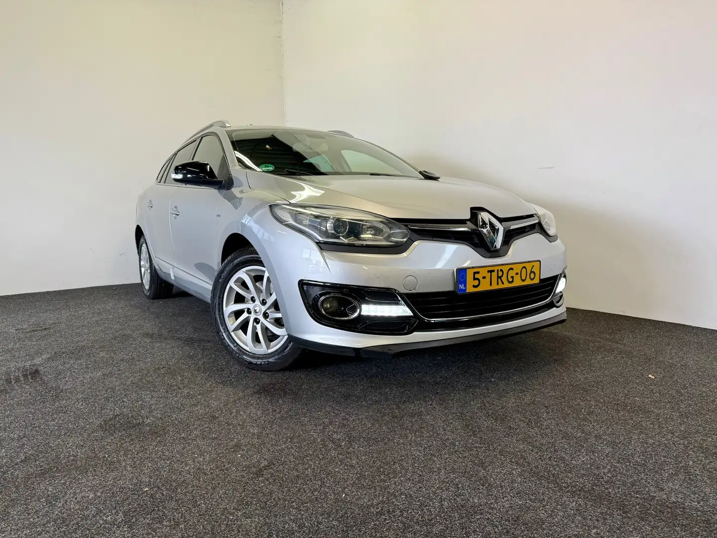 Renault Megane Estate Bose | NAVI | CC | NAP | 5DRS Grijs - 1