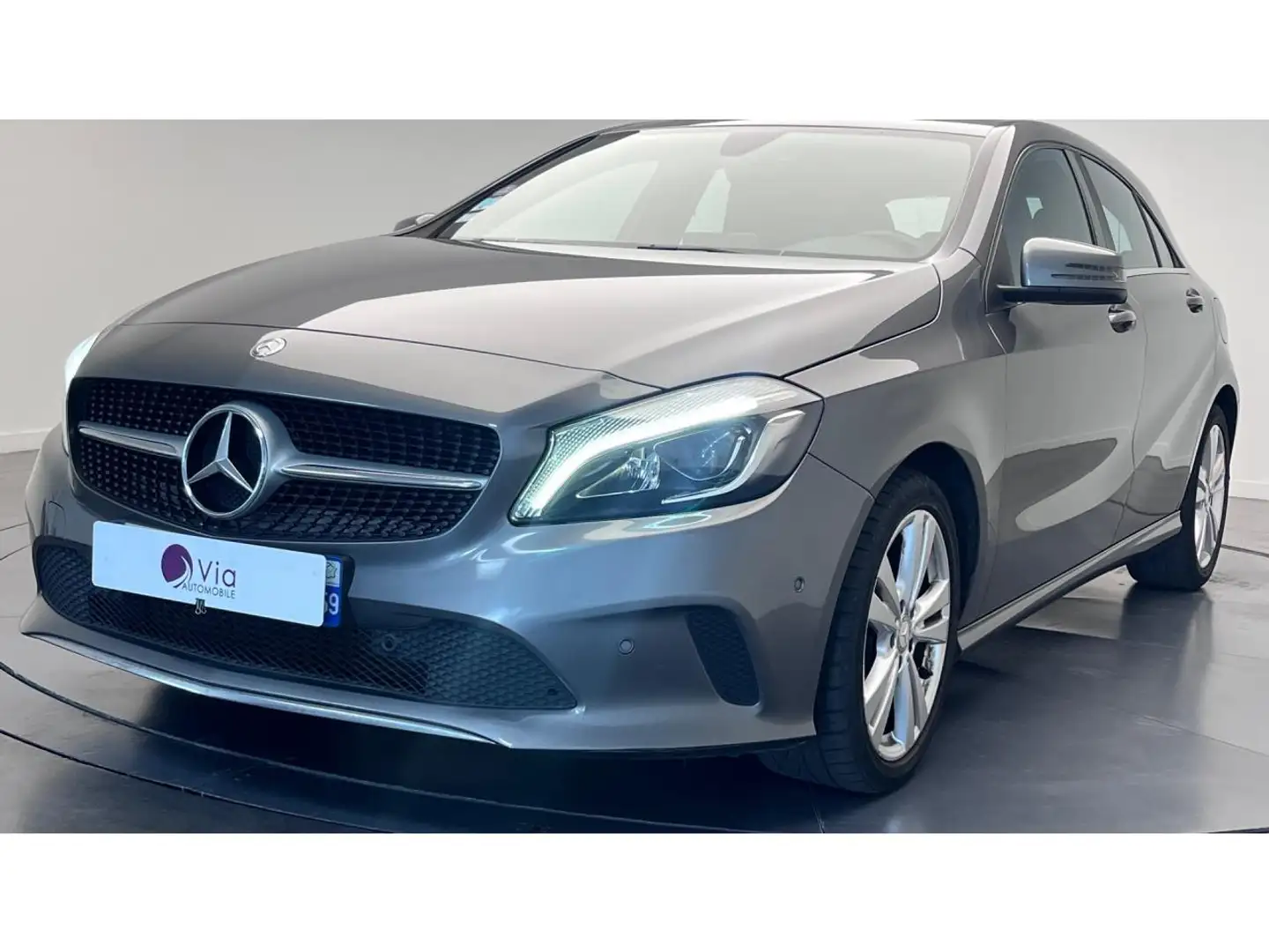 Mercedes-Benz A 180 A 180 Sensation / Entretien Complet / Carplay / Si Gris - 1