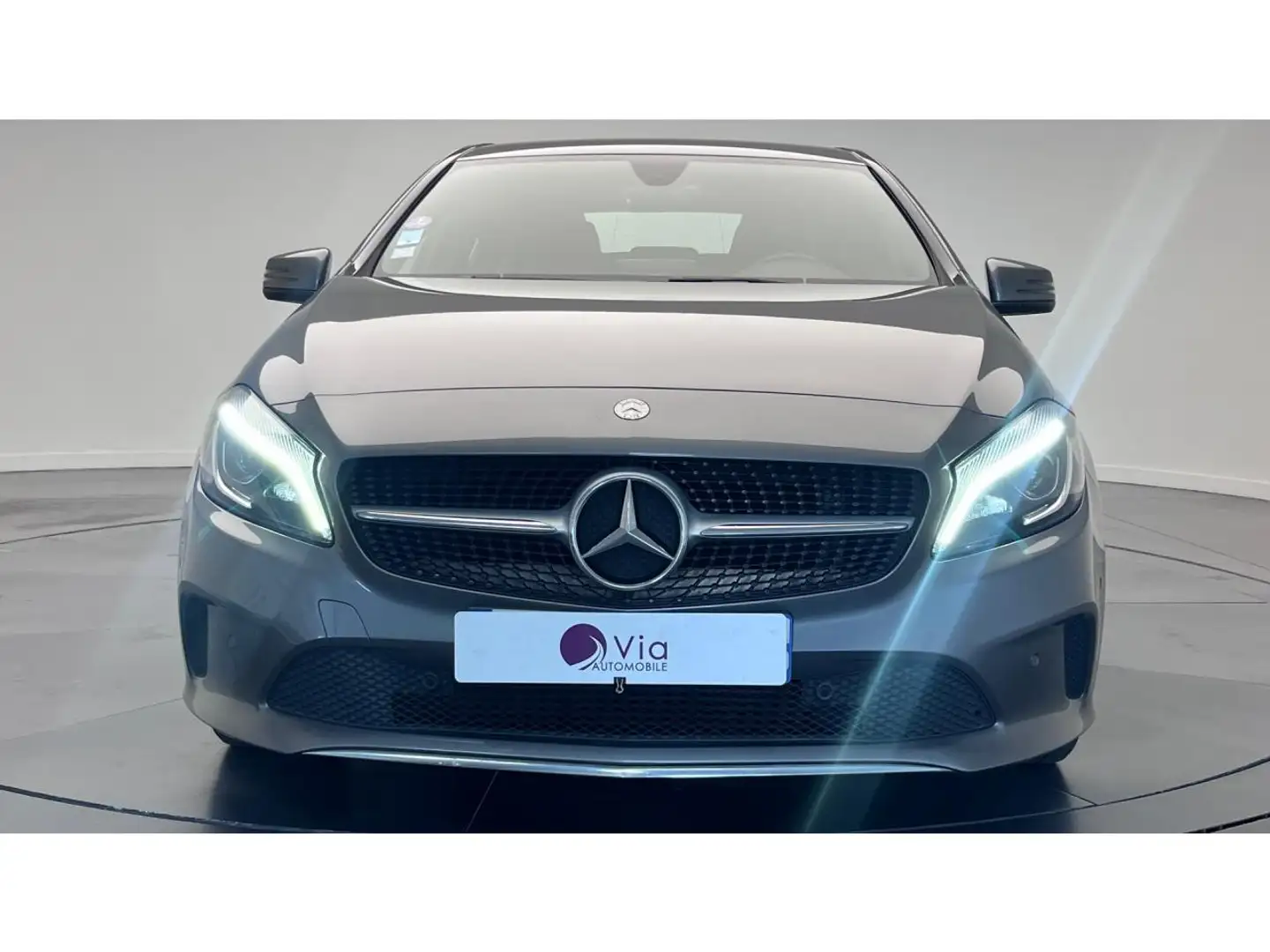 Mercedes-Benz A 180 A 180 Sensation / Entretien Complet / Carplay / Si Gris - 2