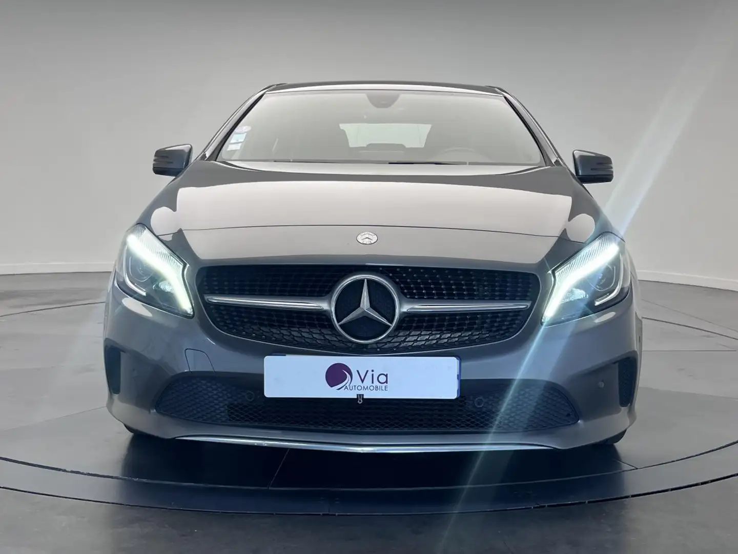 Mercedes-Benz CL A 180 Sensation / Entretien Complet / Carplay / Si Gris - 2