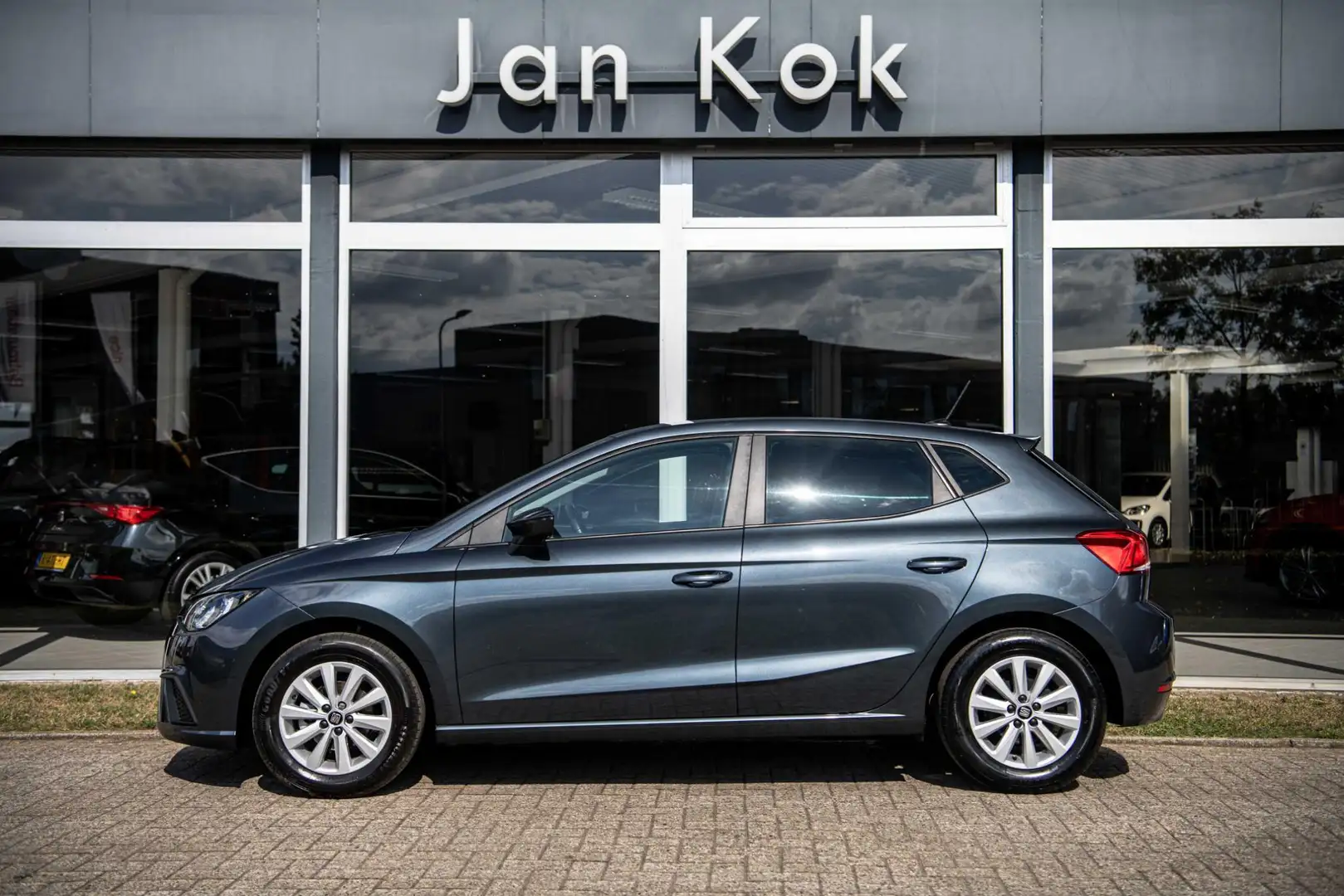 SEAT Ibiza 1.0 TSi Style Business Intense | Camera | Navigati Grijs - 2
